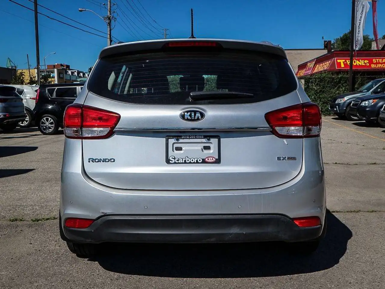 Kia Rondo снимка Kia Rondo