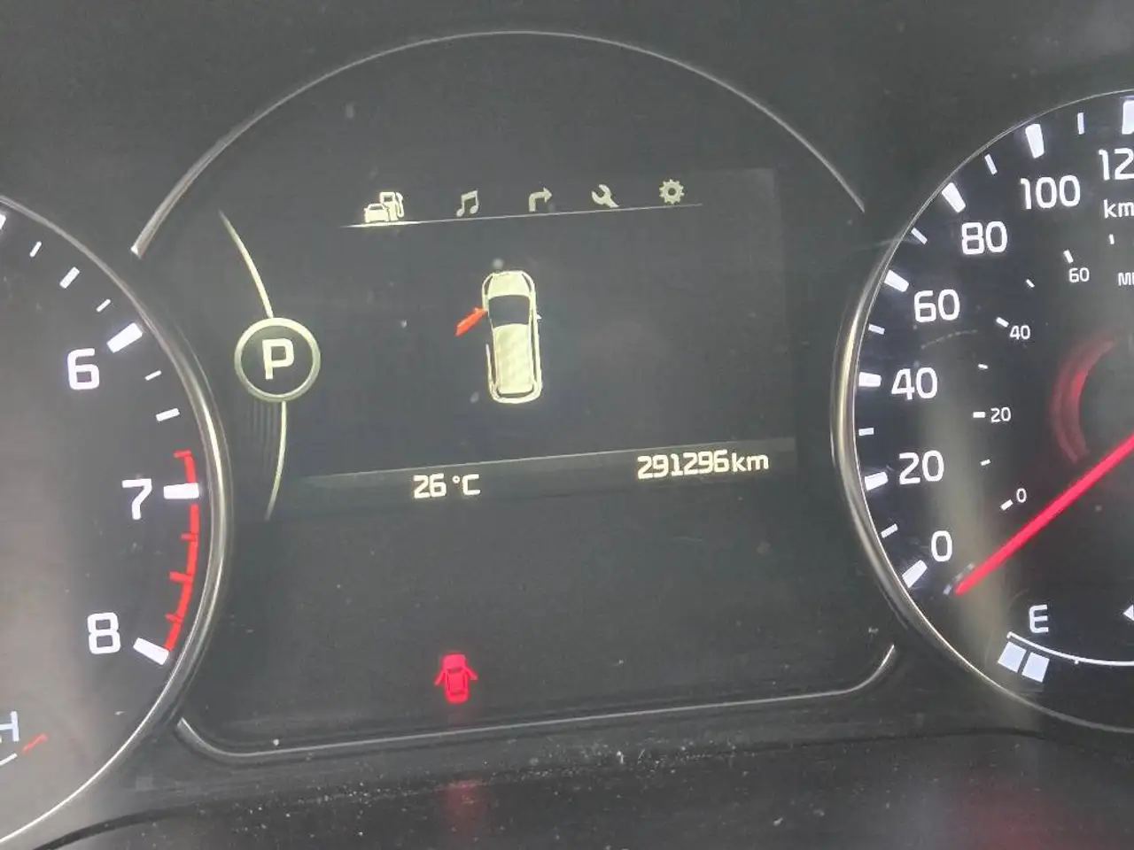 Kia Rondo снимка Kia Rondo