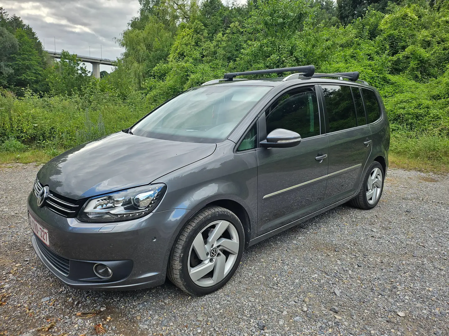 Volkswagen Touran Touran 2.0 TDi Highline DPF DSG Grijs - 1
