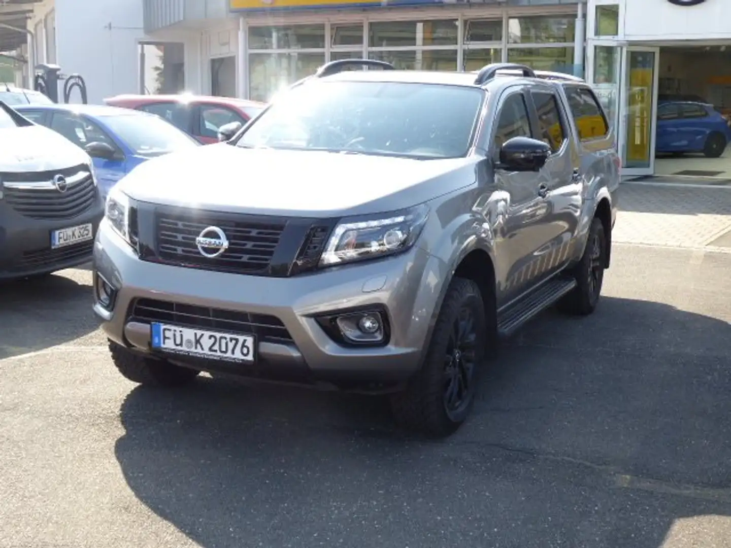 Nissan Navara DC 4x4 Autm. N-Guard Gris - 1