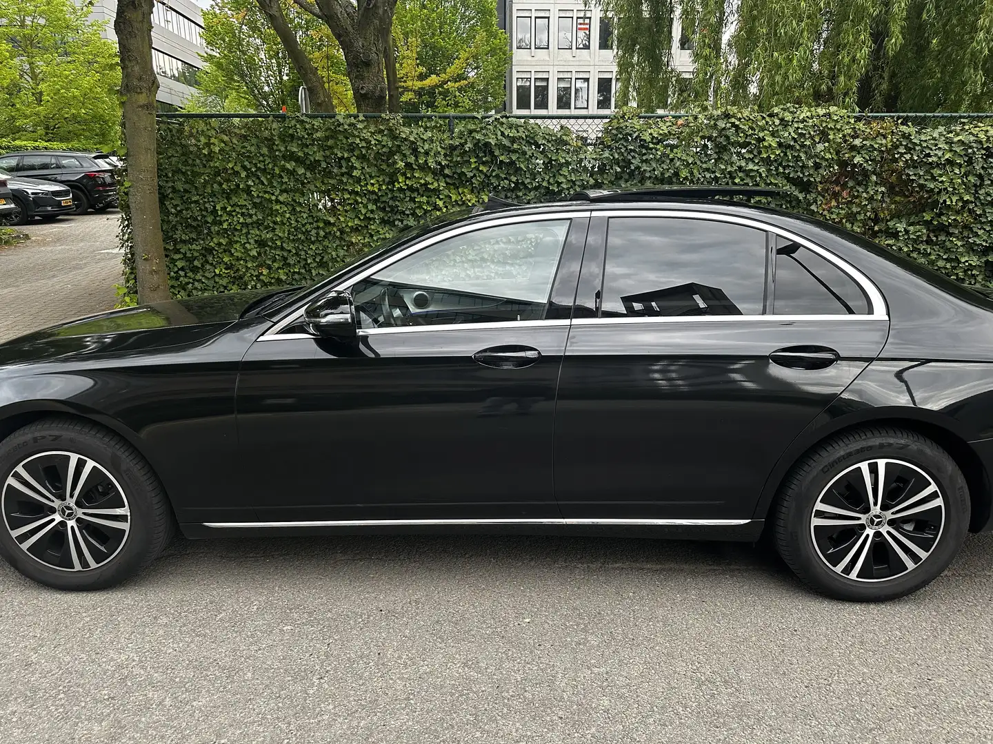 Mercedes-Benz E 220 Avangarde Pano Zwart - 2