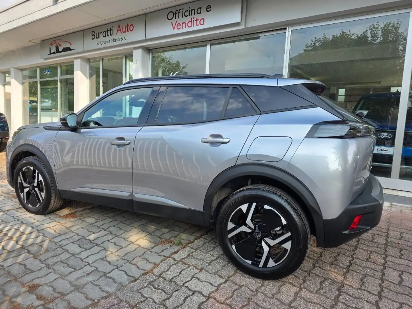 Peugeot 2008 1.2 puretech Allure s&s 100cv Gris - 2