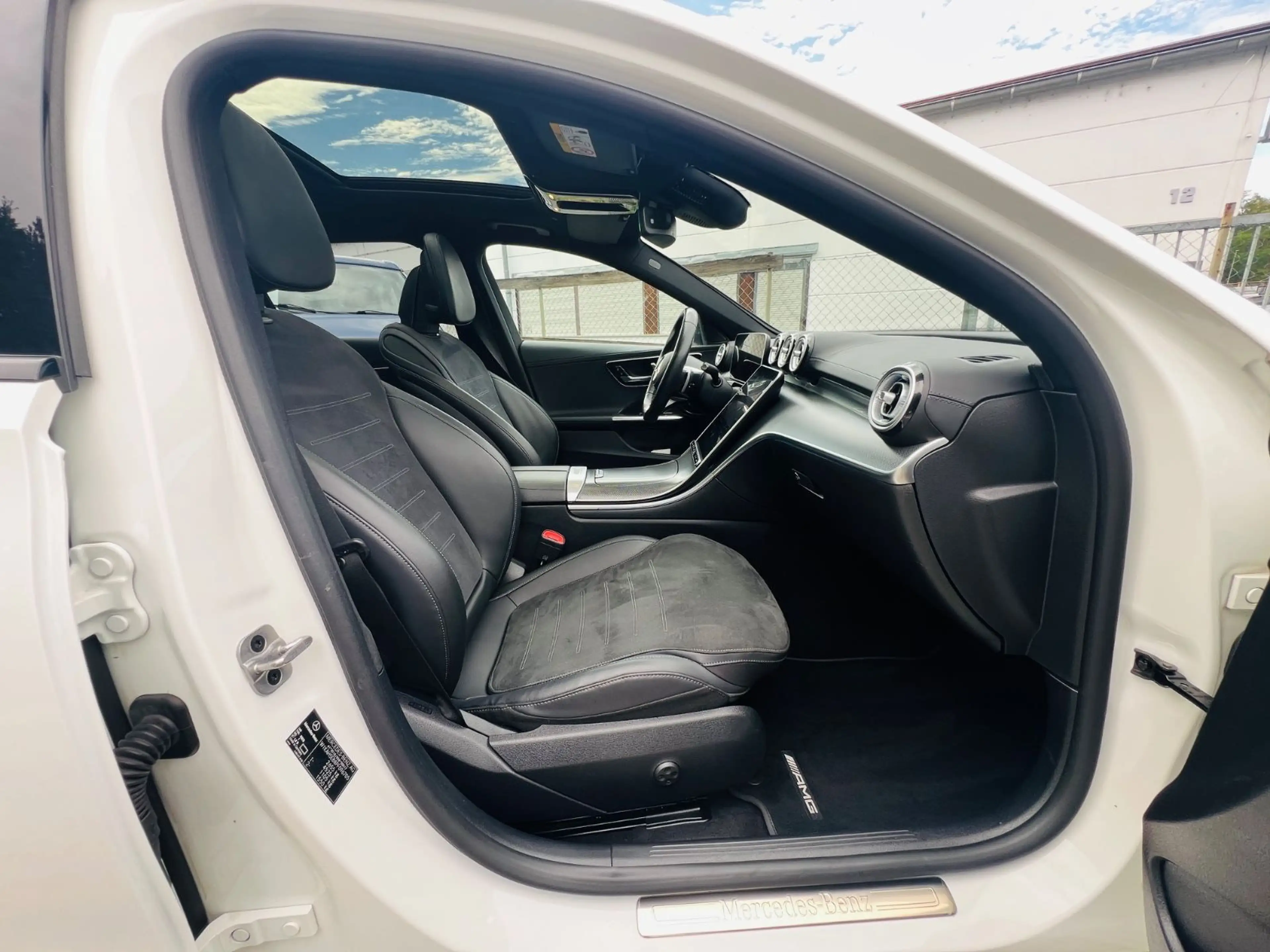 Mercedes-Benz C 300 e T-Modell/Pano/Carplay/AMG-Line — photo 14