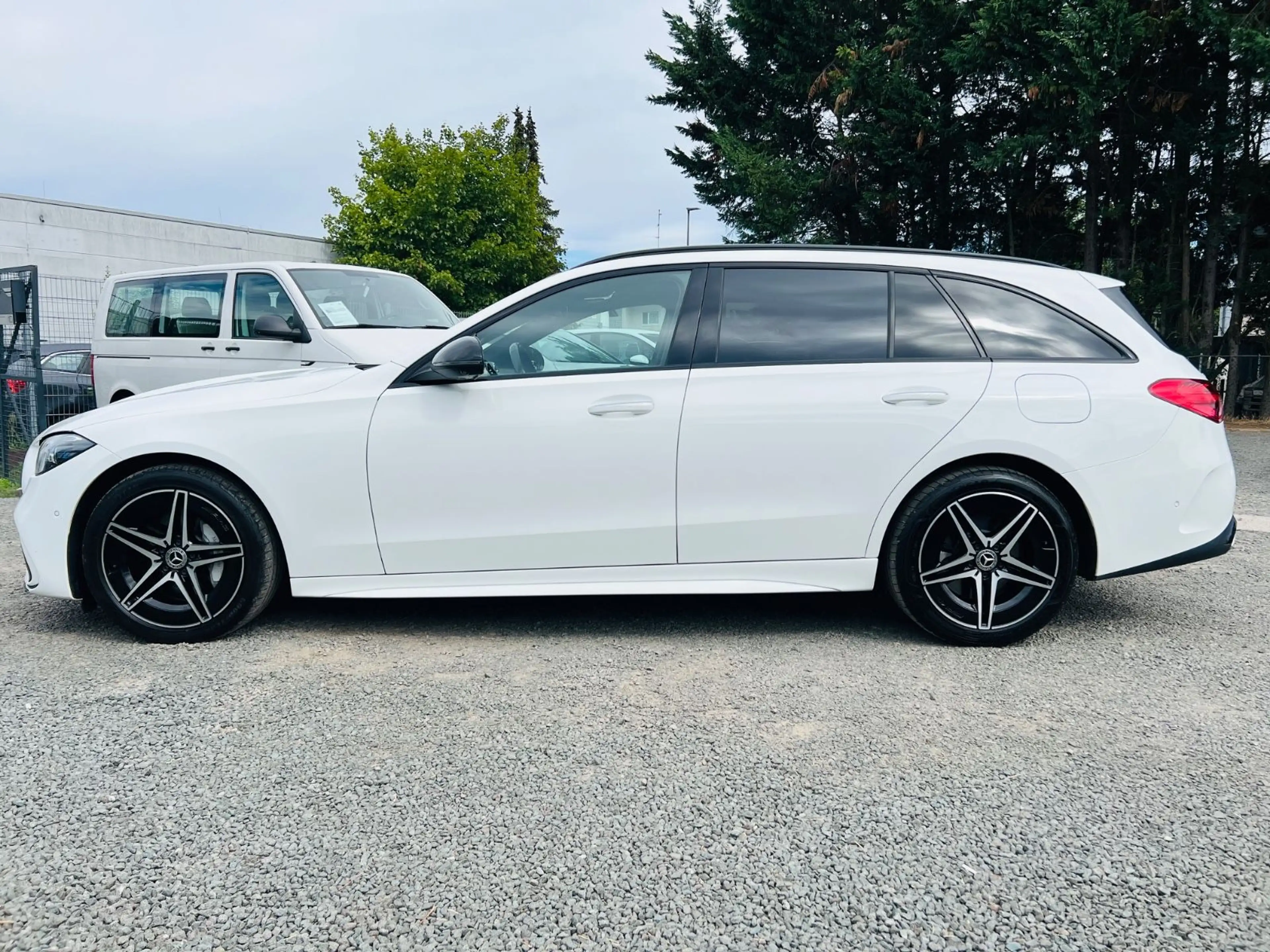 Mercedes-Benz C 300 e T-Modell/Pano/Carplay/AMG-Line — photo 2