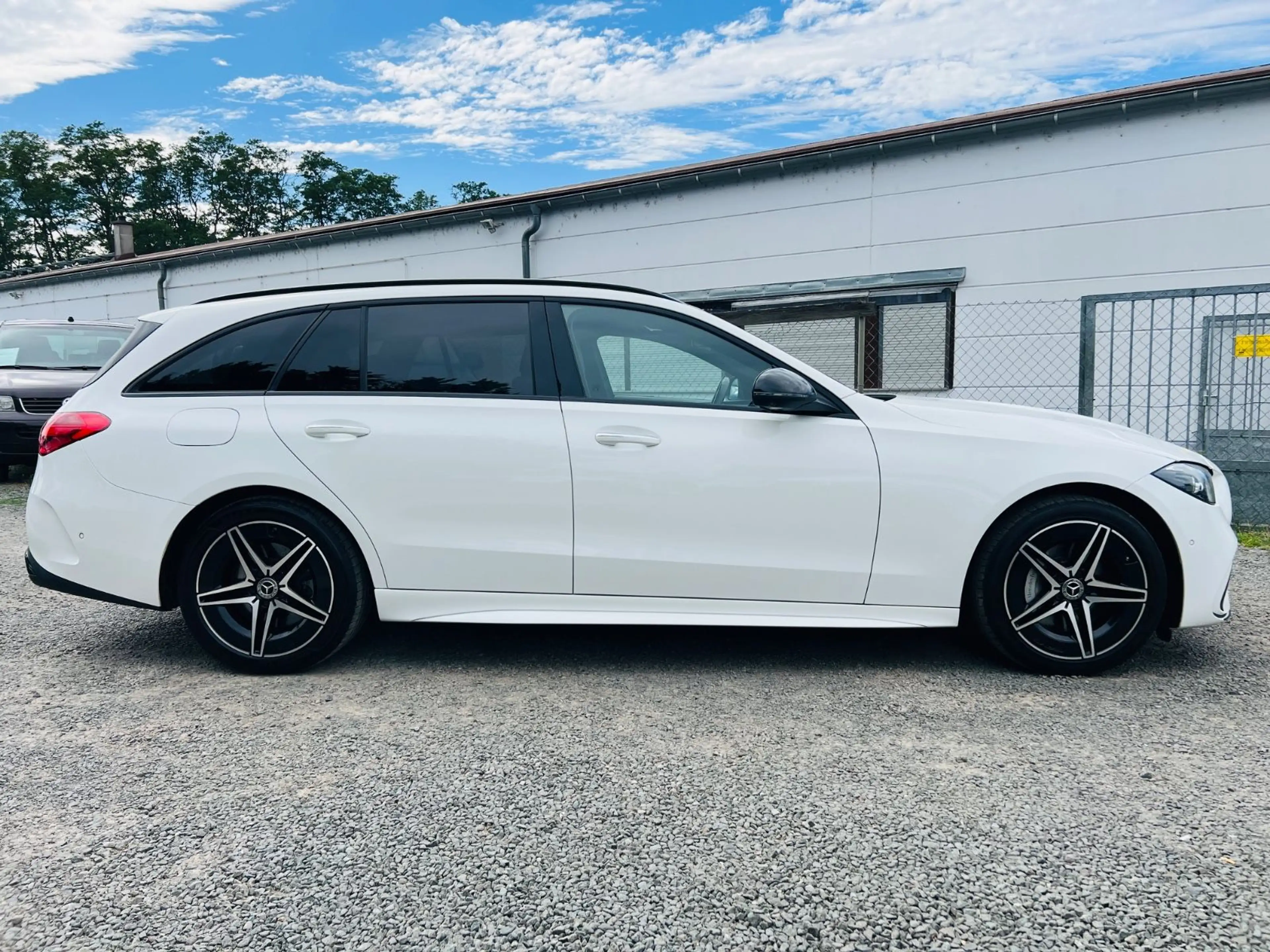 Mercedes-Benz C 300 e T-Modell/Pano/Carplay/AMG-Line — photo 7