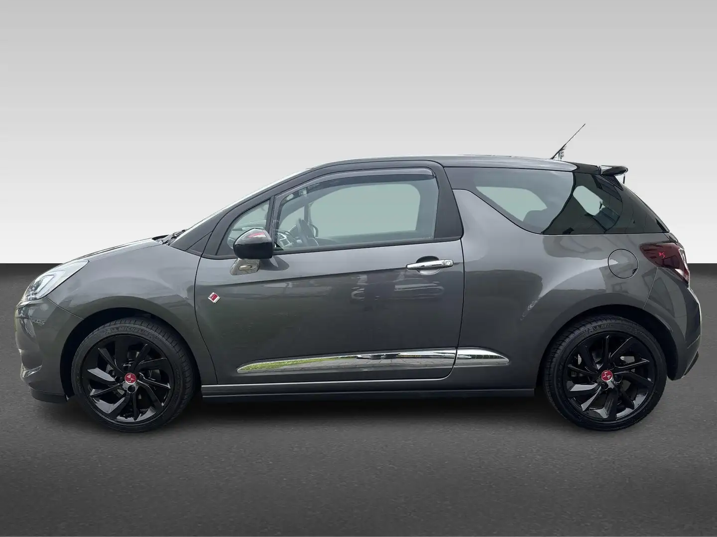 DS Automobiles DS 3 1.2 PureTech Performance Line Gris - 2