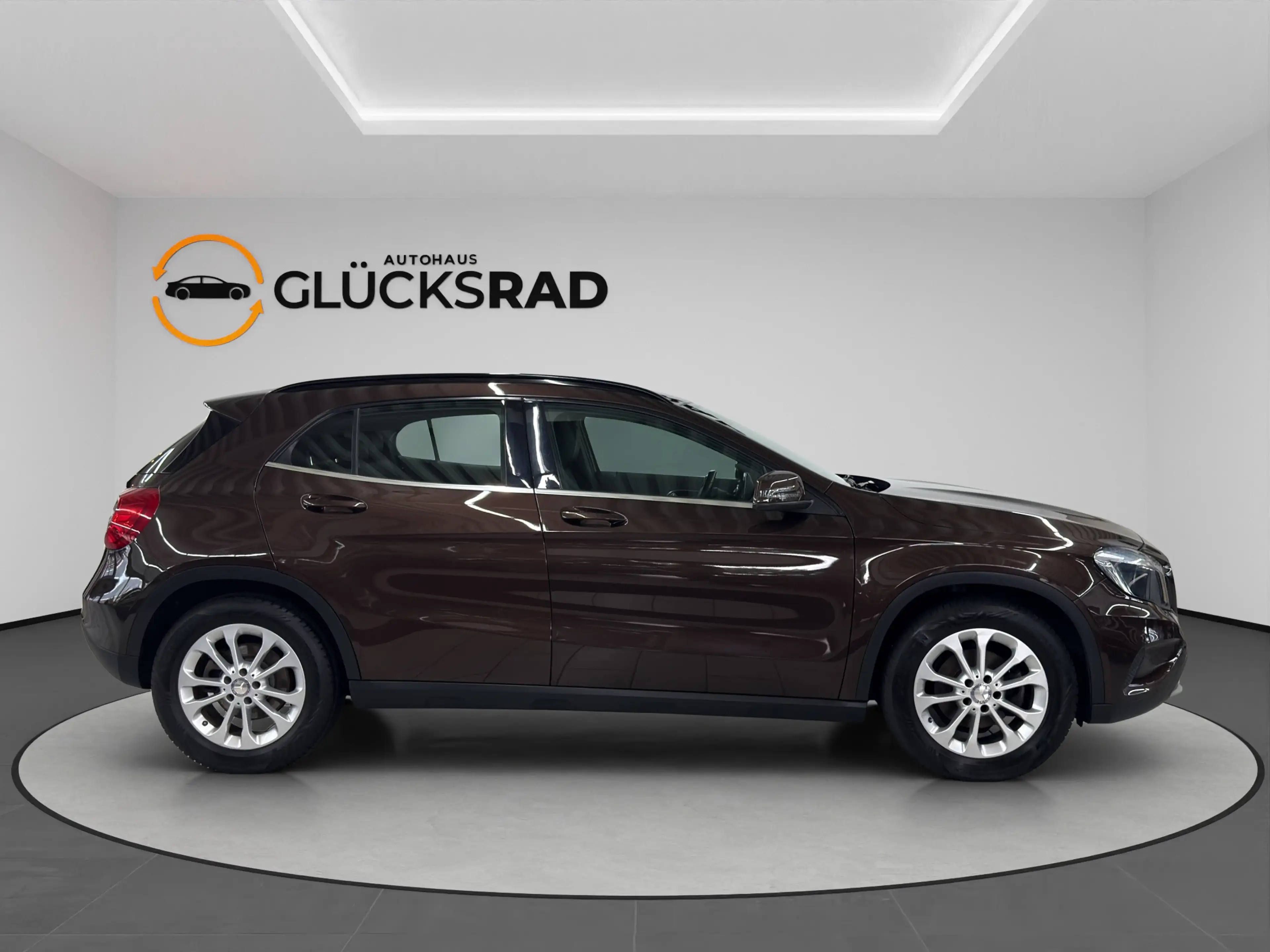 Mercedes-Benz GLA 200 GLA 200 T-Leder HU Service neu Bluetooth — photo 12
