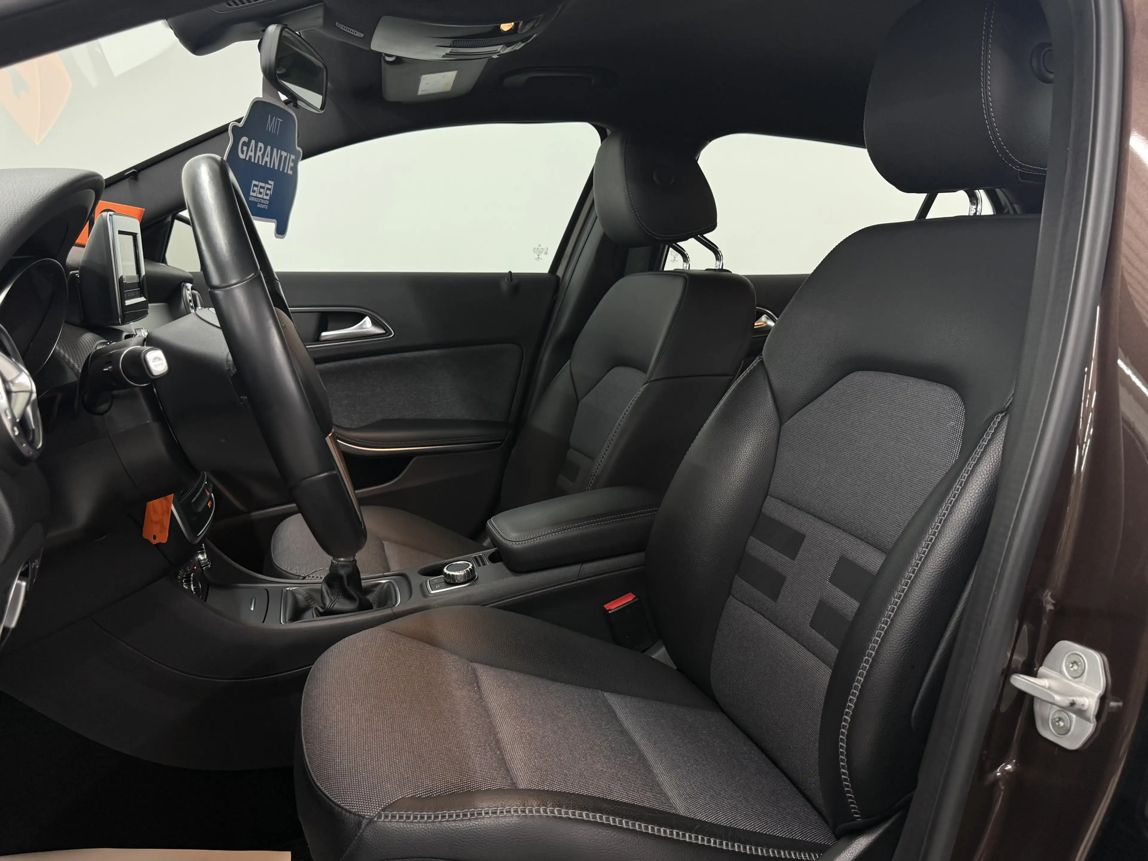 Mercedes-Benz GLA 200 GLA 200 T-Leder HU Service neu Bluetooth — photo 10