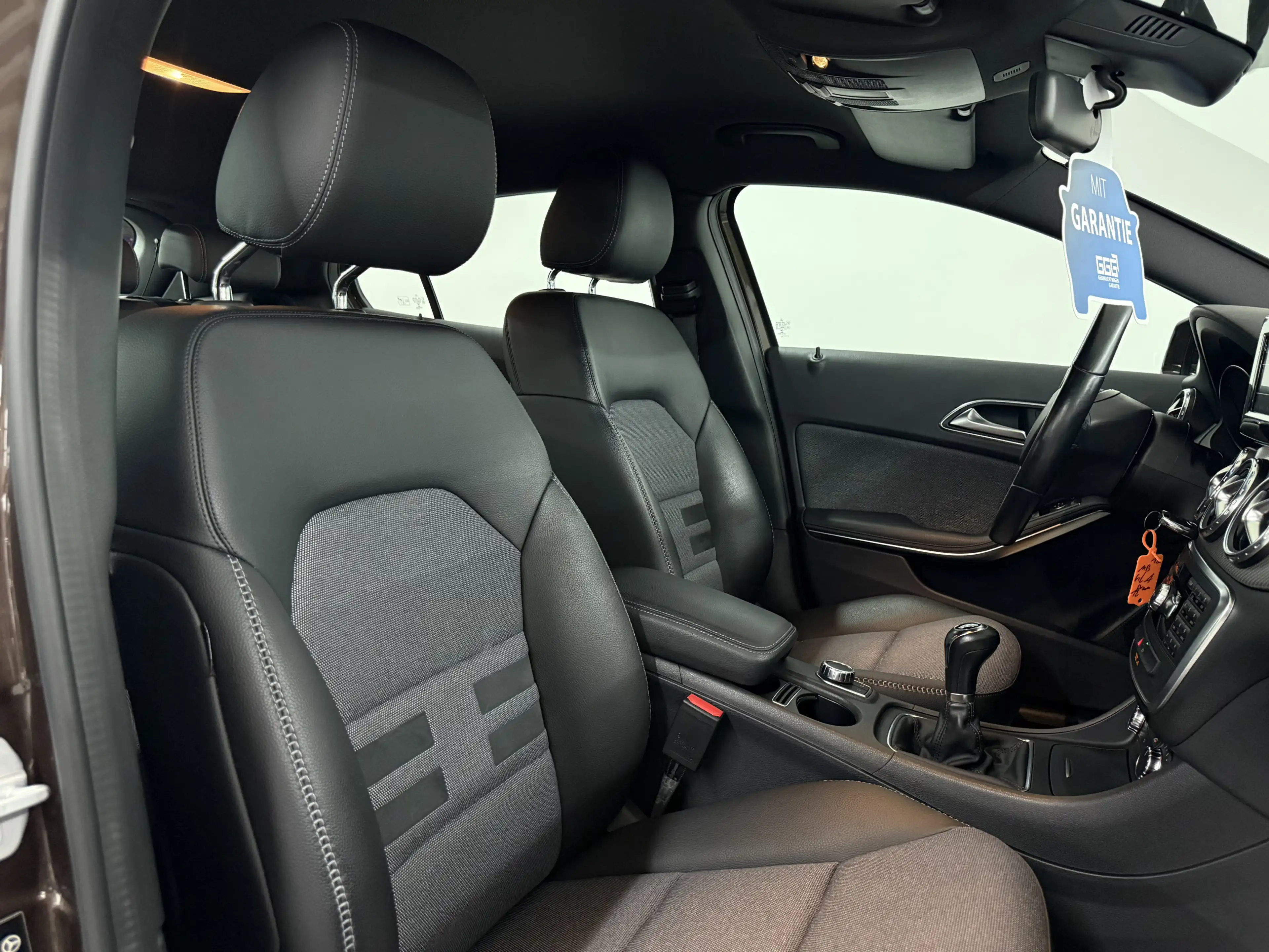 Mercedes-Benz GLA 200 GLA 200 T-Leder HU Service neu Bluetooth — photo 6