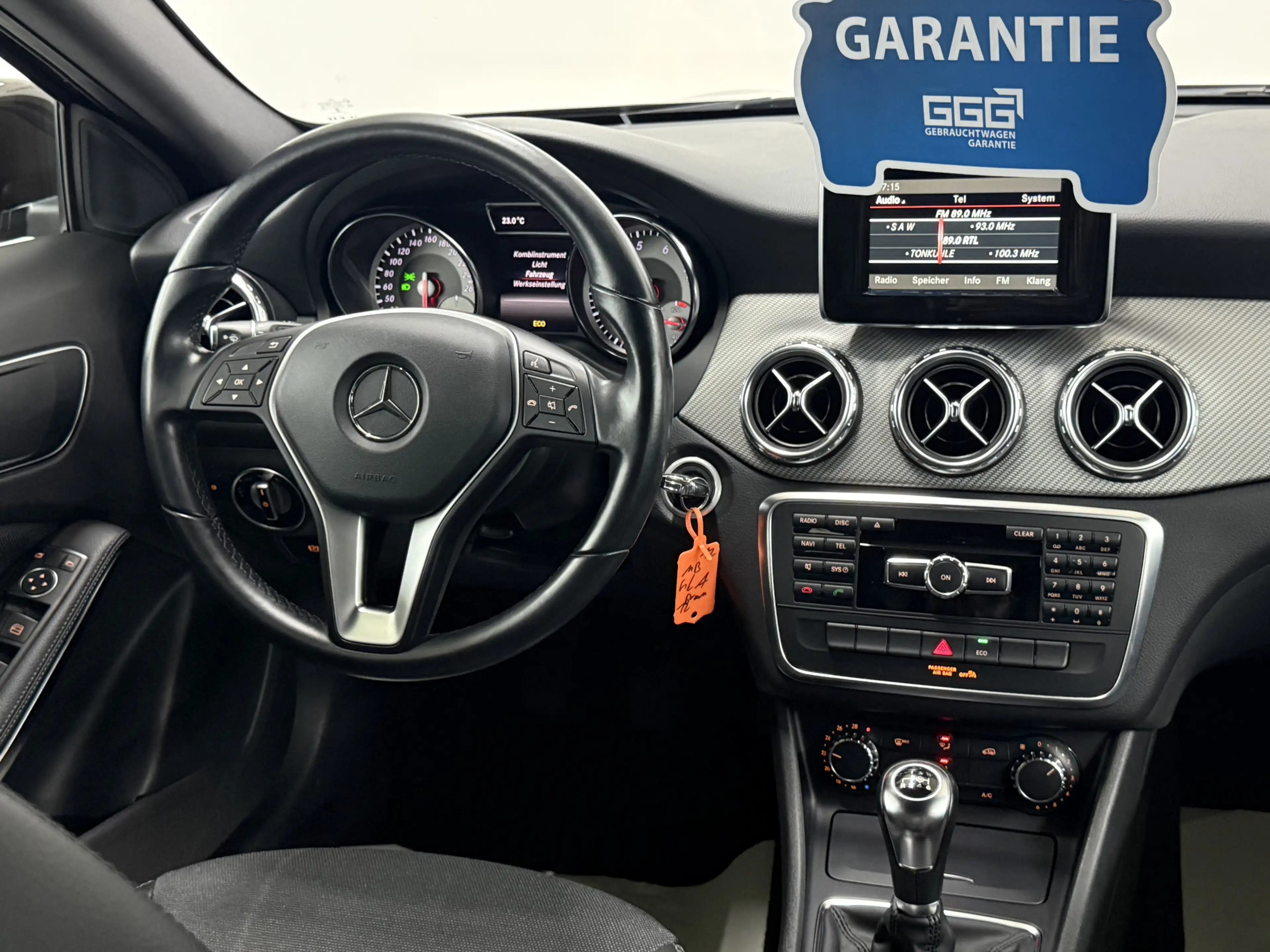Mercedes-Benz GLA 200 GLA 200 T-Leder HU Service neu Bluetooth — photo 4