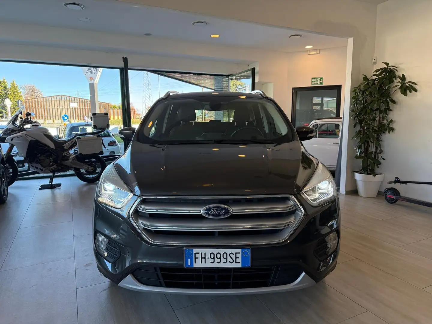 Ford Kuga 1.5 tdci Titanium s Grigio - 2