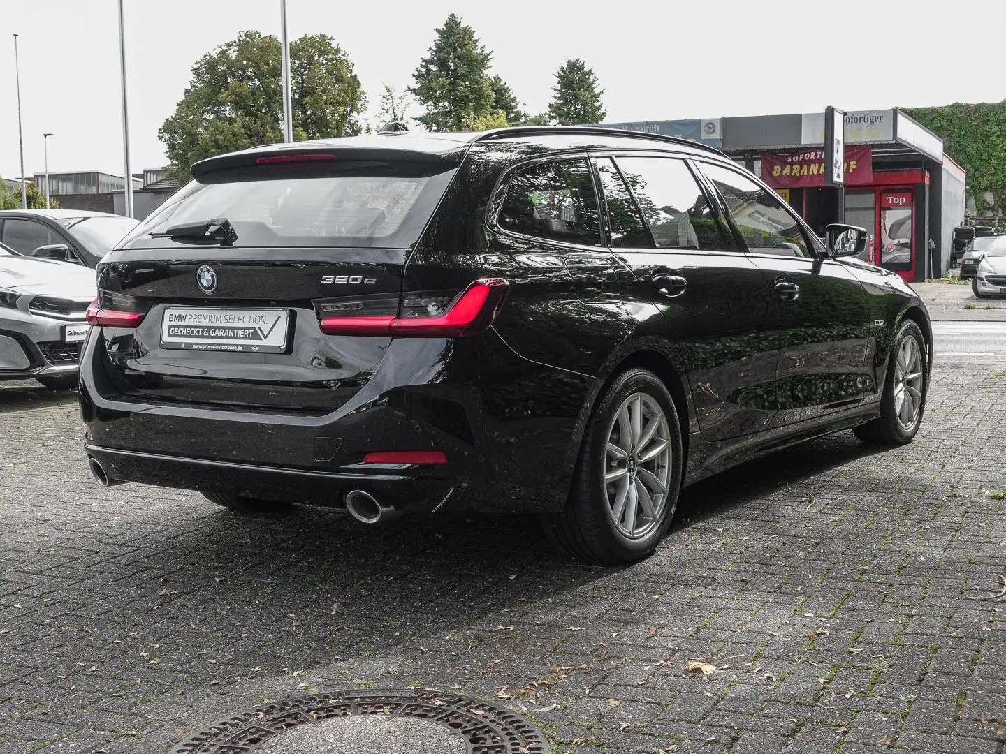 BMW 320 e NAVI LED PDC DAB  LivCoc+ Sitzheiz. LM Schwarz - 2