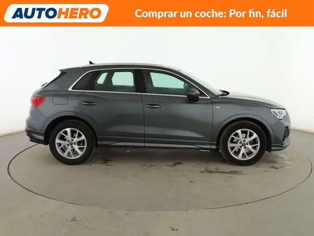 Audi Q3 view 7