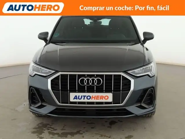 Audi Q3 view 9