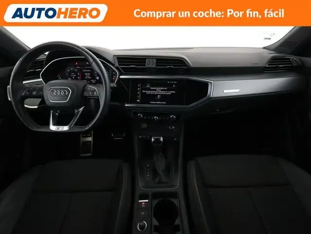 Audi Q3 view 13
