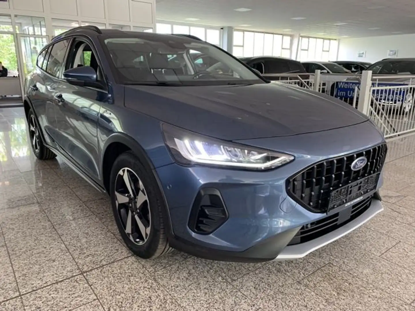 Ford Focus Turnier Active X 1.5 TDCI LED+KAMERA+KEYL. Blau - 2