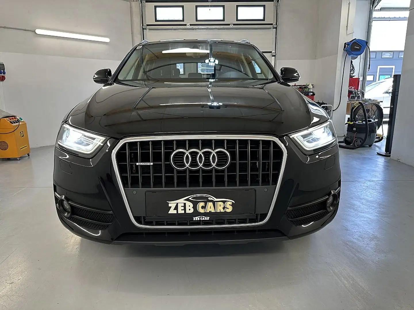 Audi Q3 2,0 TDI quattro Style S-tronic Schwarz - 2