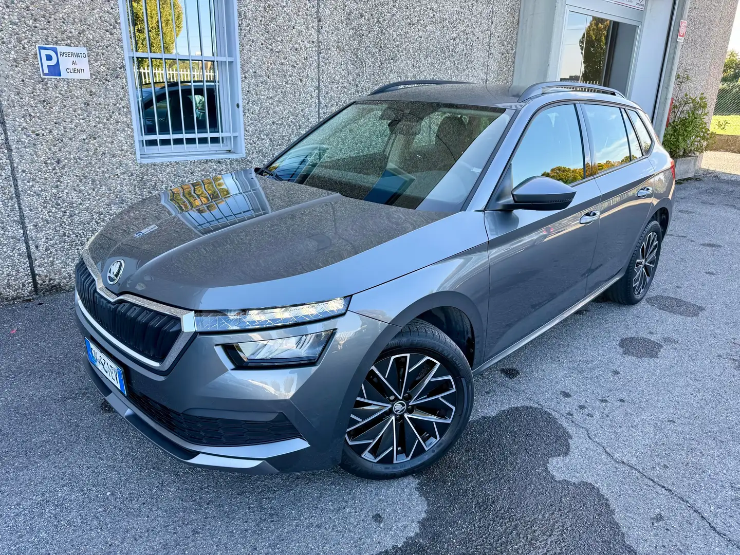 Skoda Kamiq 1.0 tsi Ambition 95cv "RADAR"CARPLAY" Grigio - 2