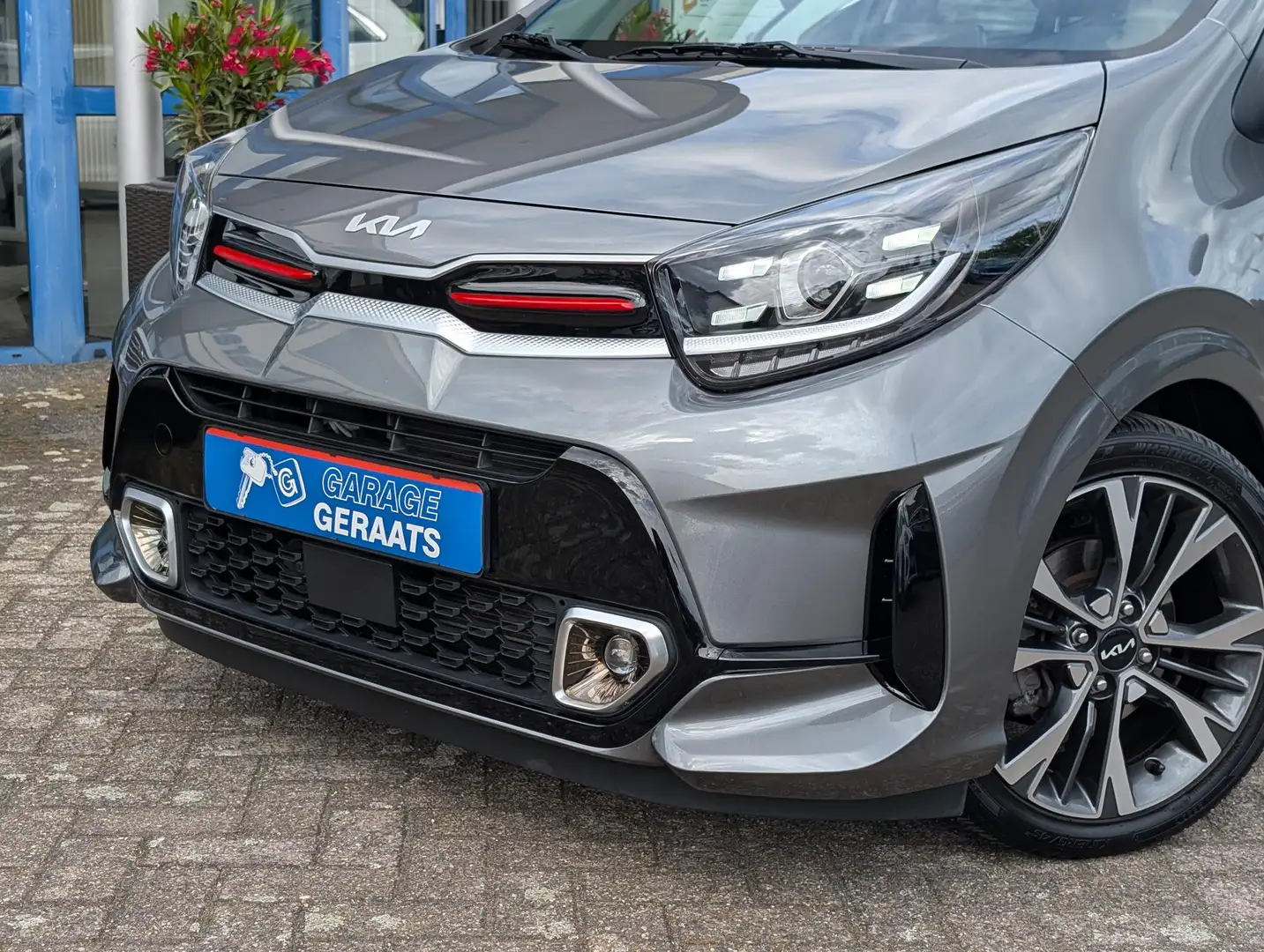 Kia Picanto 1.2 GT-Line 84 PK | Navigatie, Carplay, Stoelverwa Grijs - 2