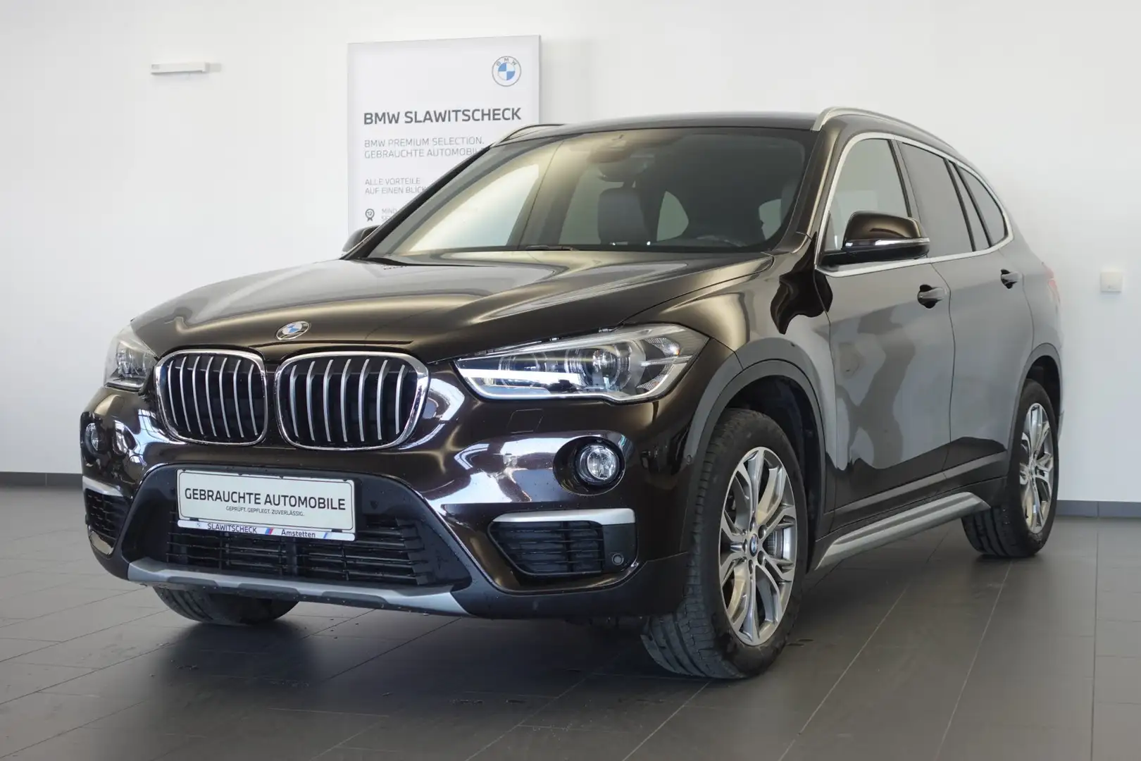 BMW X1 xDrive18d F48 Braun - 1