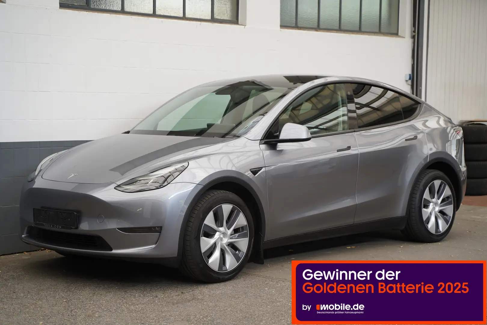 Tesla Model Y Long Range AWD *AHK*Matrix-LED* Zilver - 1
