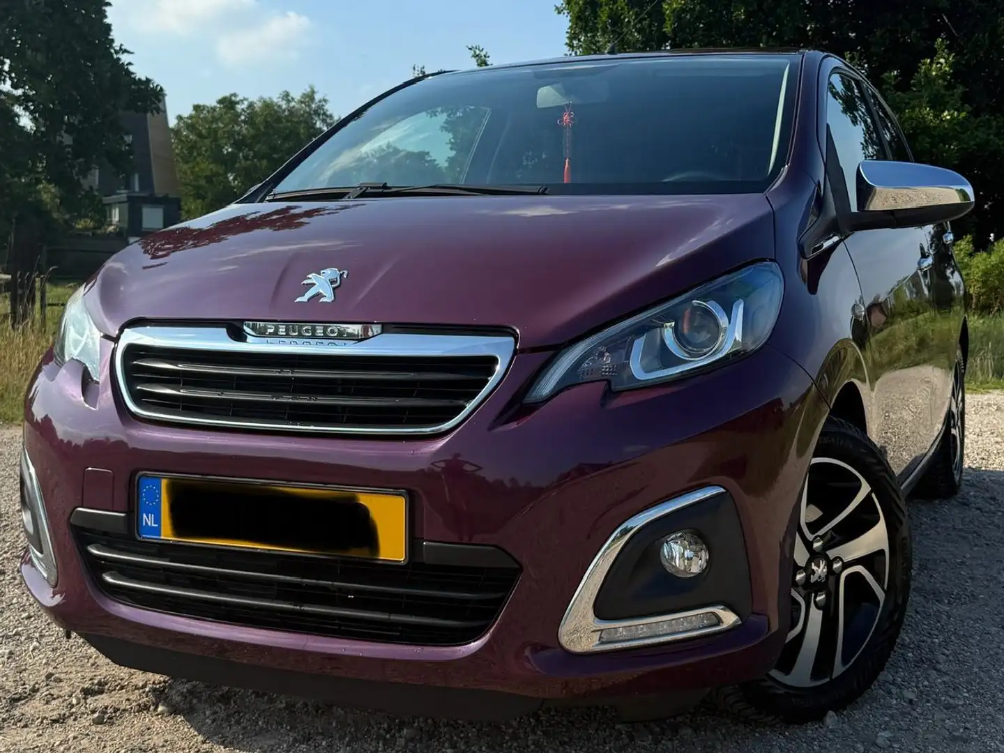Peugeot 108 108 1.0 e-VTi Première Фиолетовый - 2