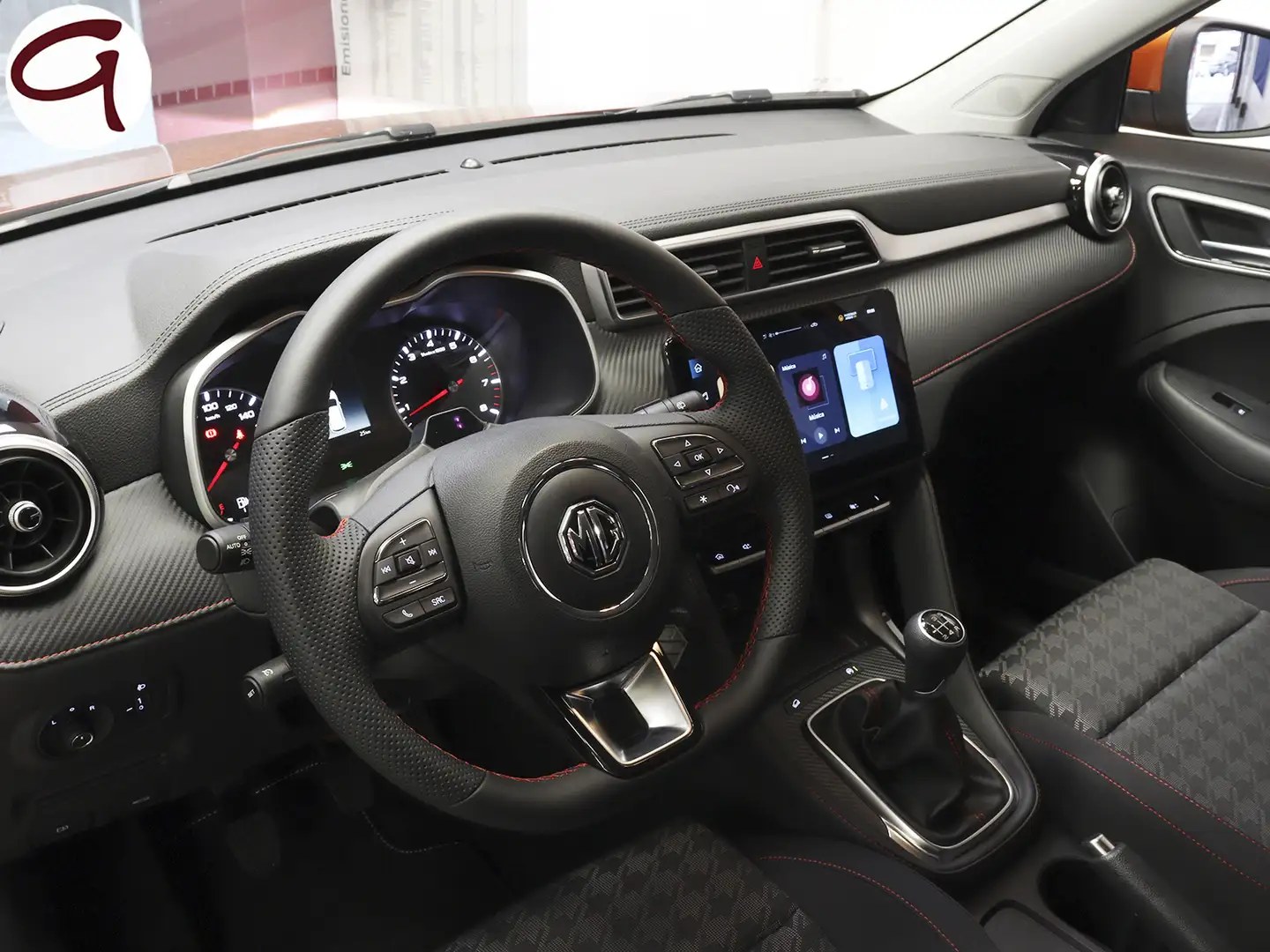MG ZS 2.5 V6 Core 180 Naranja - 2