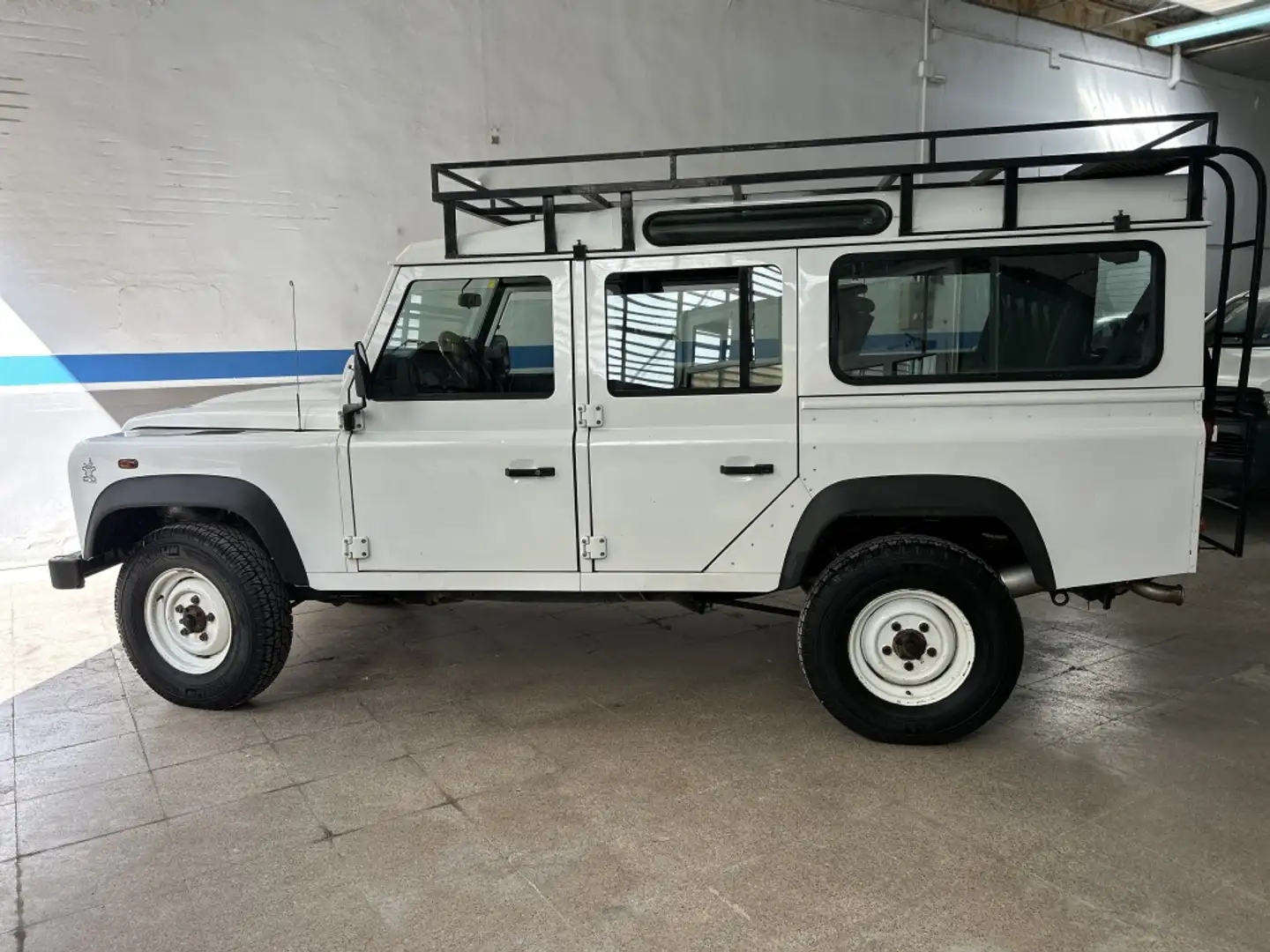 Land Rover Defender 110 SW E Blanco - 2