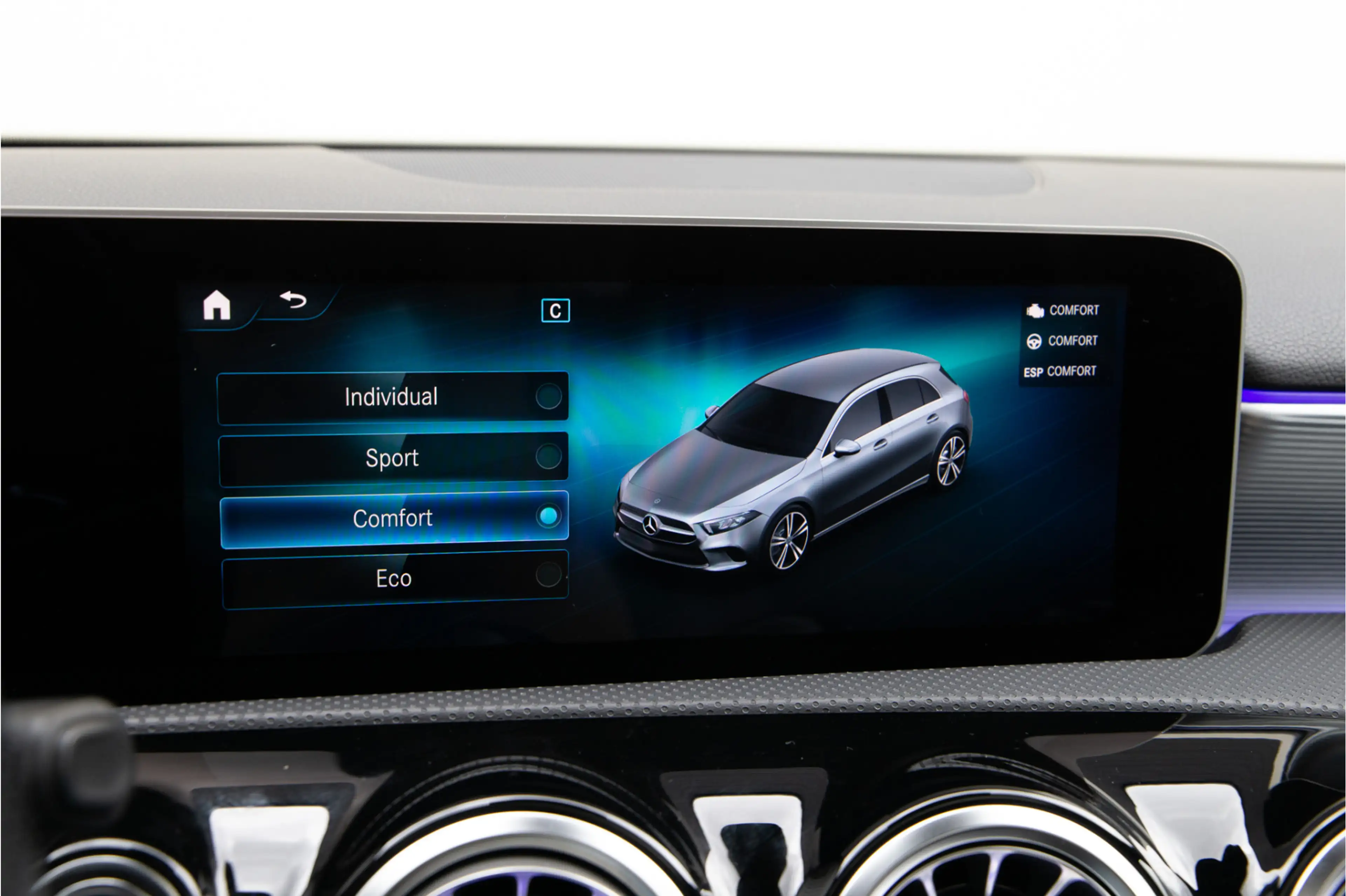 Mercedes-Benz A 200 AMG Premium, Pano, Widescreen, Sfeerverlichting, 1 — photo 24
