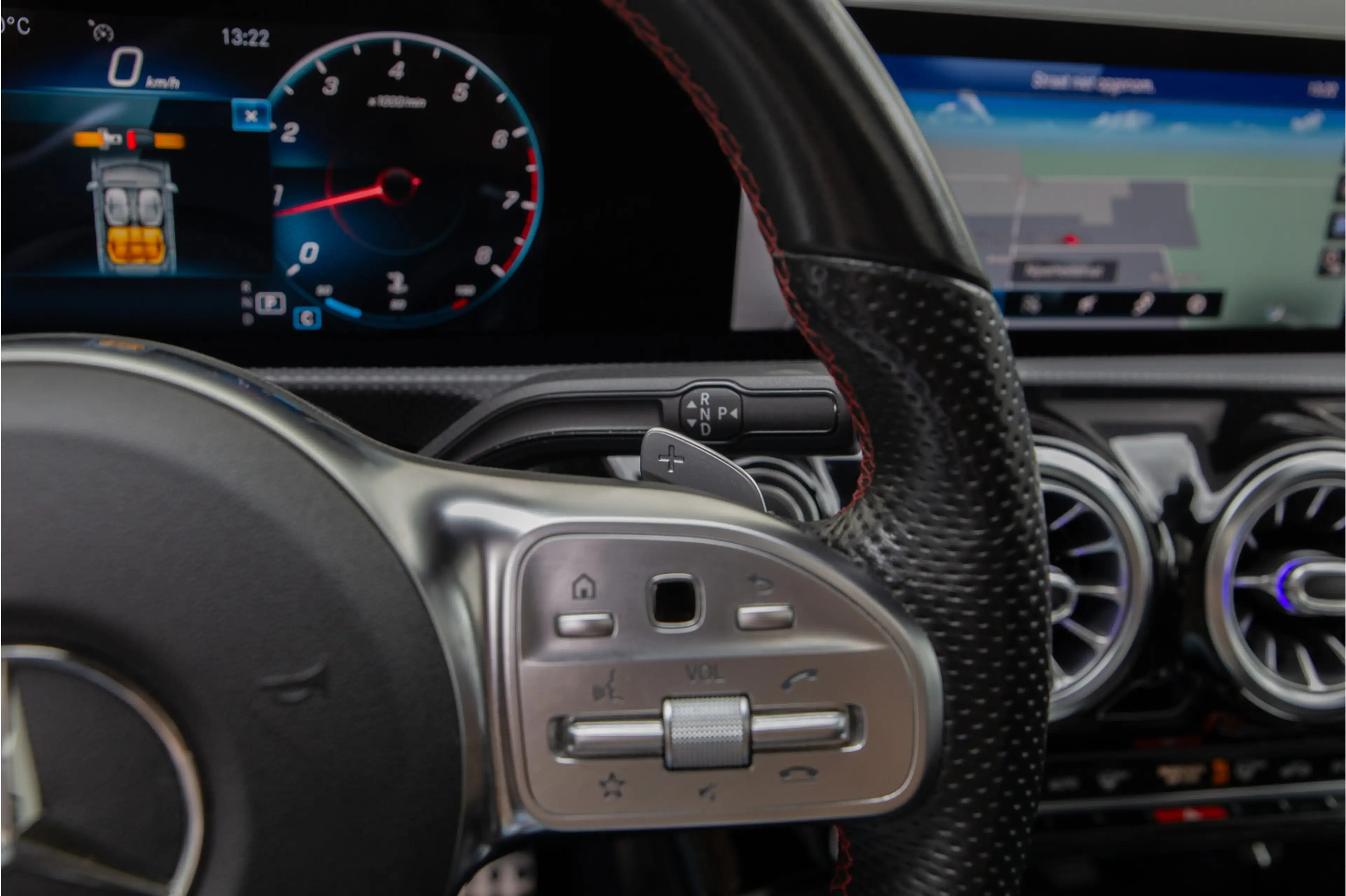 Mercedes-Benz A 200 AMG Premium, Pano, Widescreen, Sfeerverlichting, 1 — photo 39