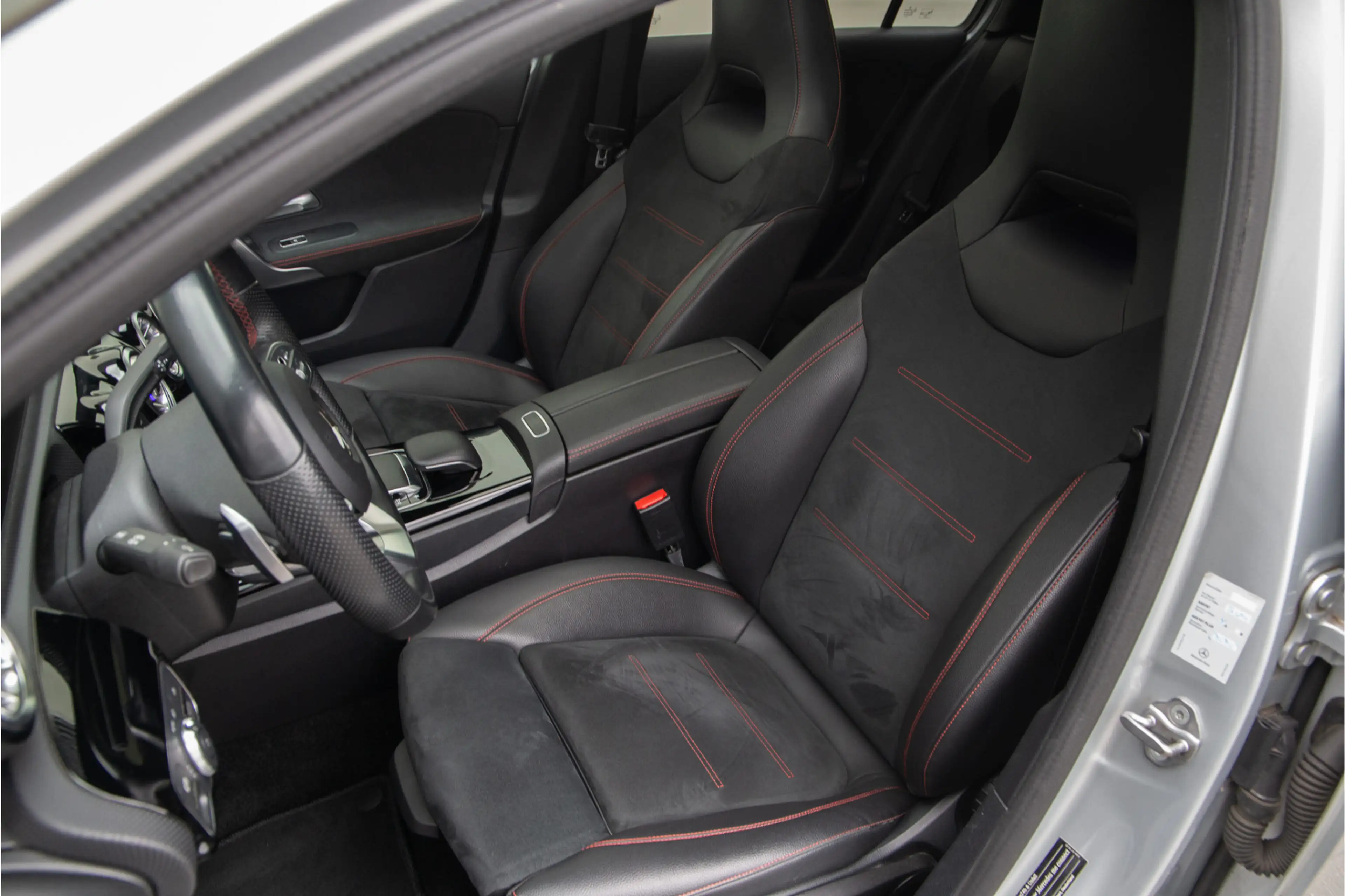 Mercedes-Benz A 200 AMG Premium, Pano, Widescreen, Sfeerverlichting, 1 — photo 10