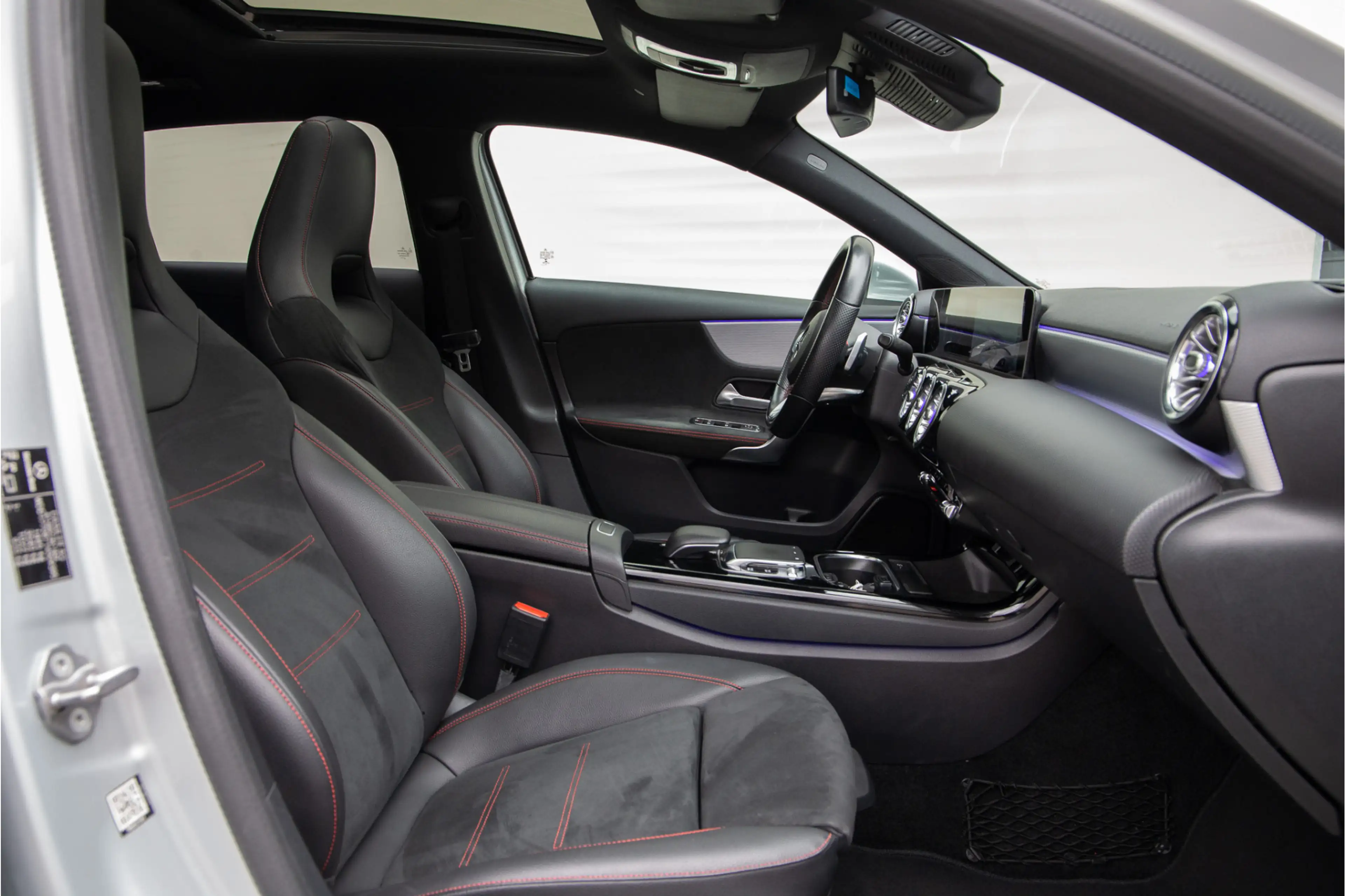 Mercedes-Benz A 200 AMG Premium, Pano, Widescreen, Sfeerverlichting, 1 — photo 6