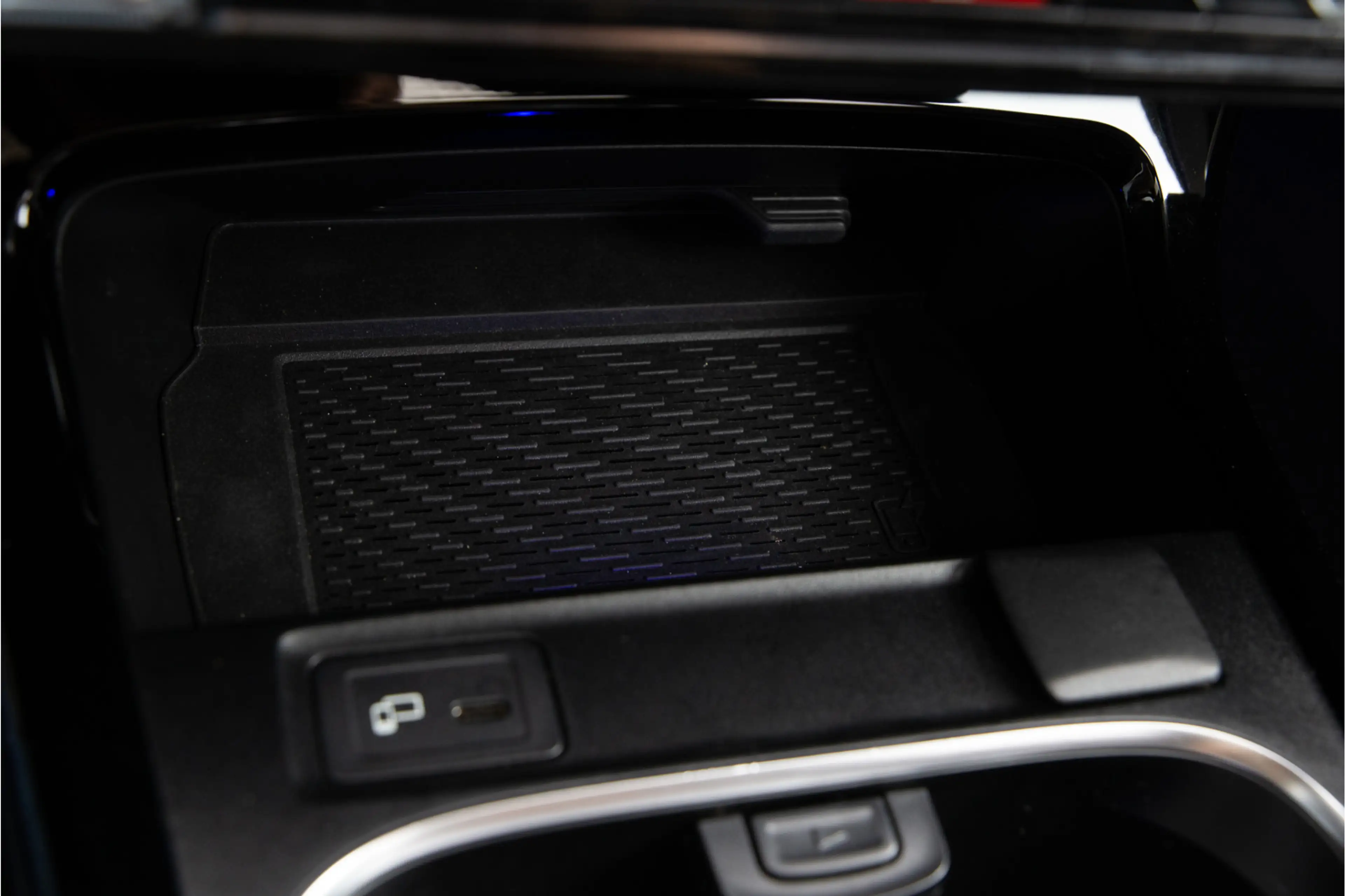 Mercedes-Benz A 200 AMG Premium, Pano, Widescreen, Sfeerverlichting, 1 — photo 38