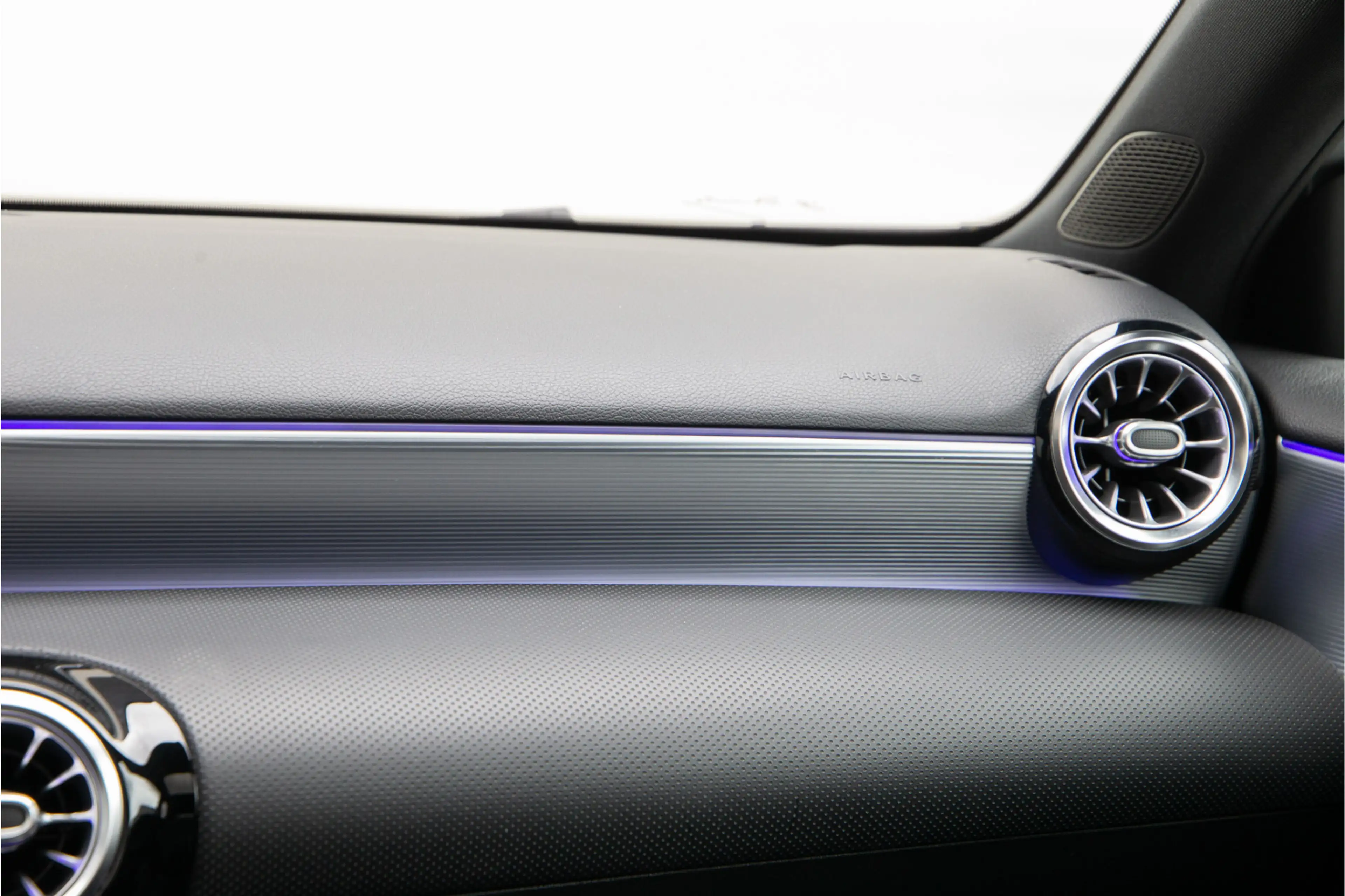 Mercedes-Benz A 200 AMG Premium, Pano, Widescreen, Sfeerverlichting, 1 — photo 27
