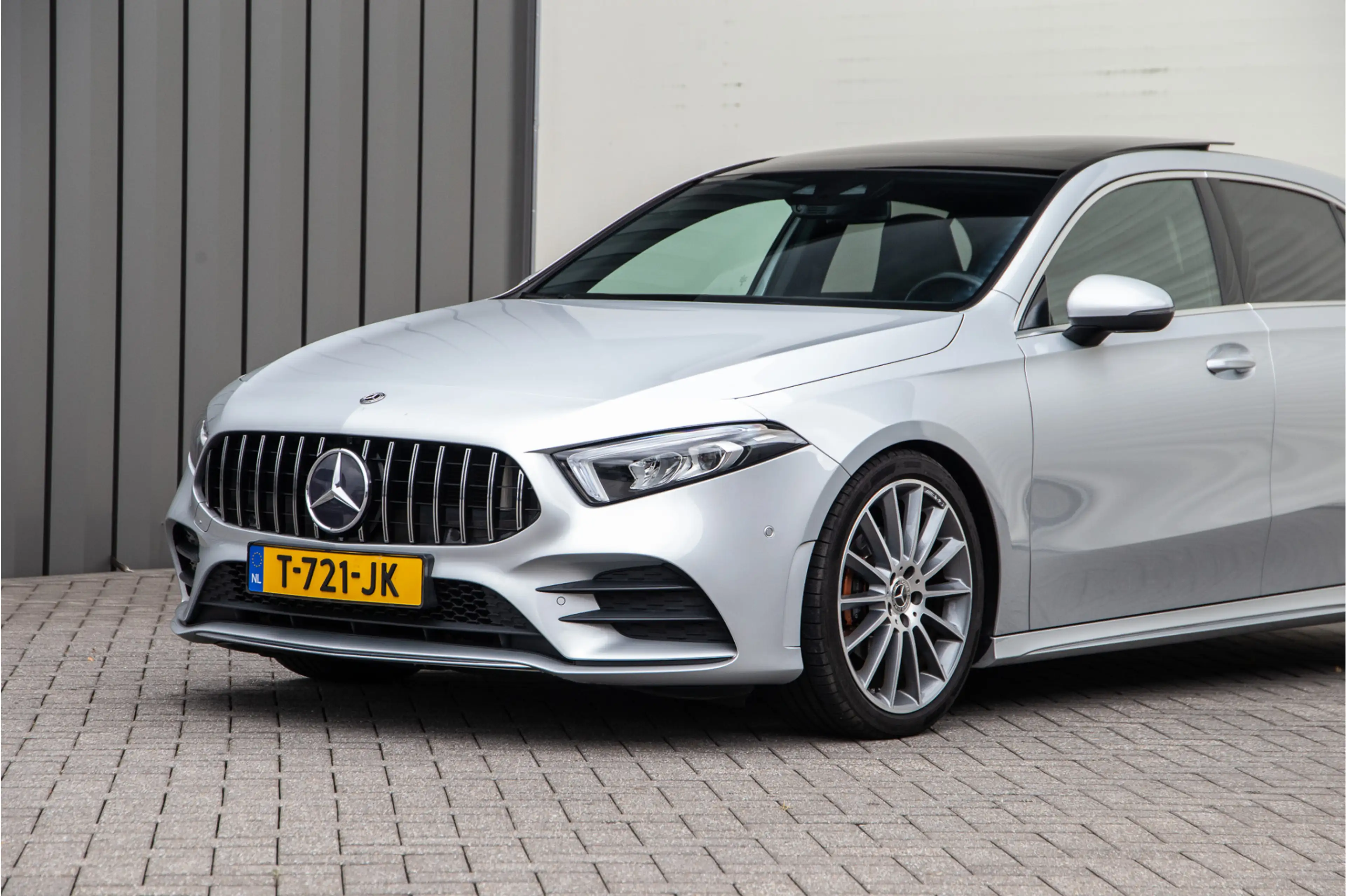 Mercedes-Benz A 200 AMG Premium, Pano, Widescreen, Sfeerverlichting, 1 — photo 17