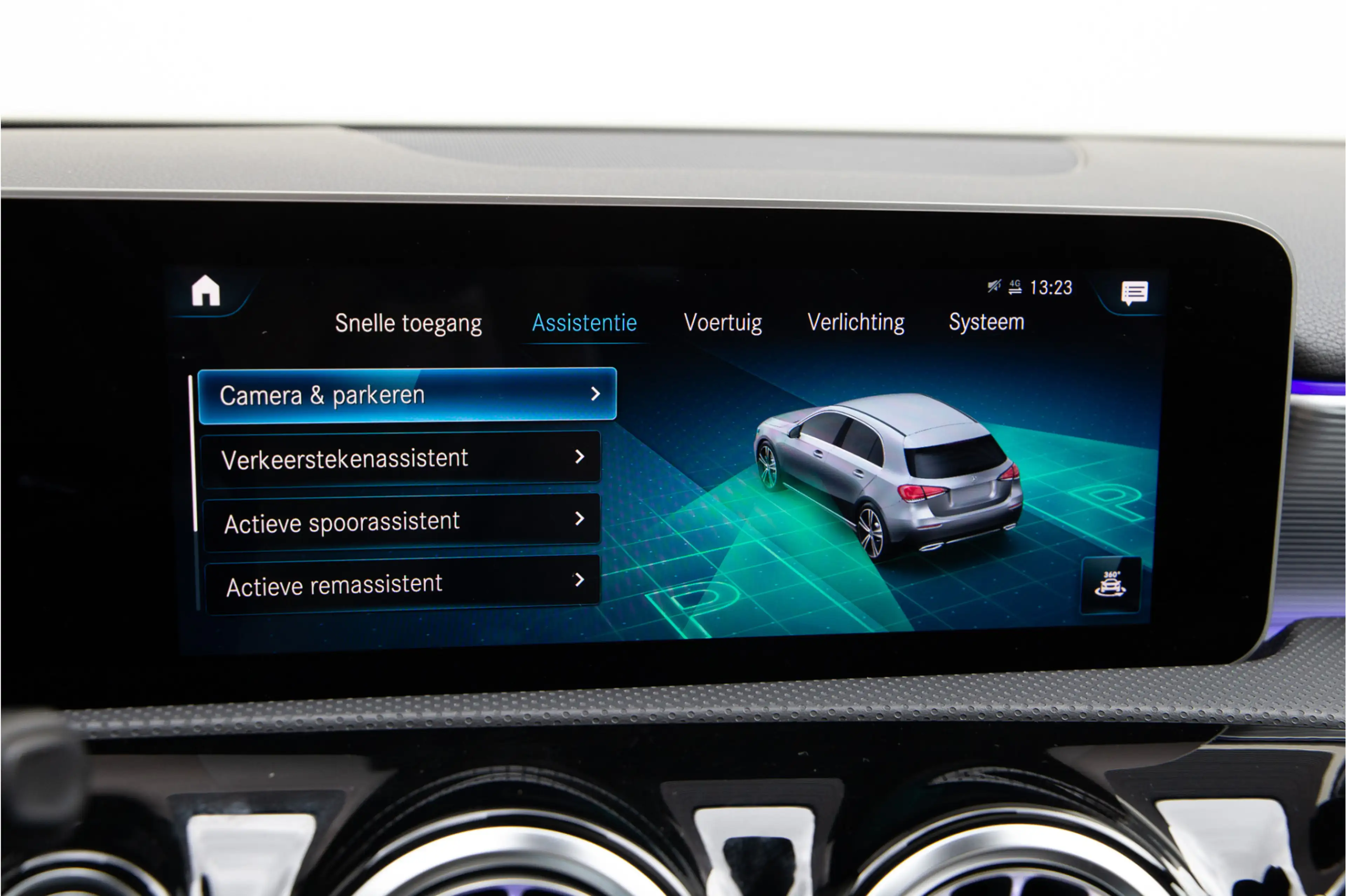 Mercedes-Benz A 200 AMG Premium, Pano, Widescreen, Sfeerverlichting, 1 — photo 32