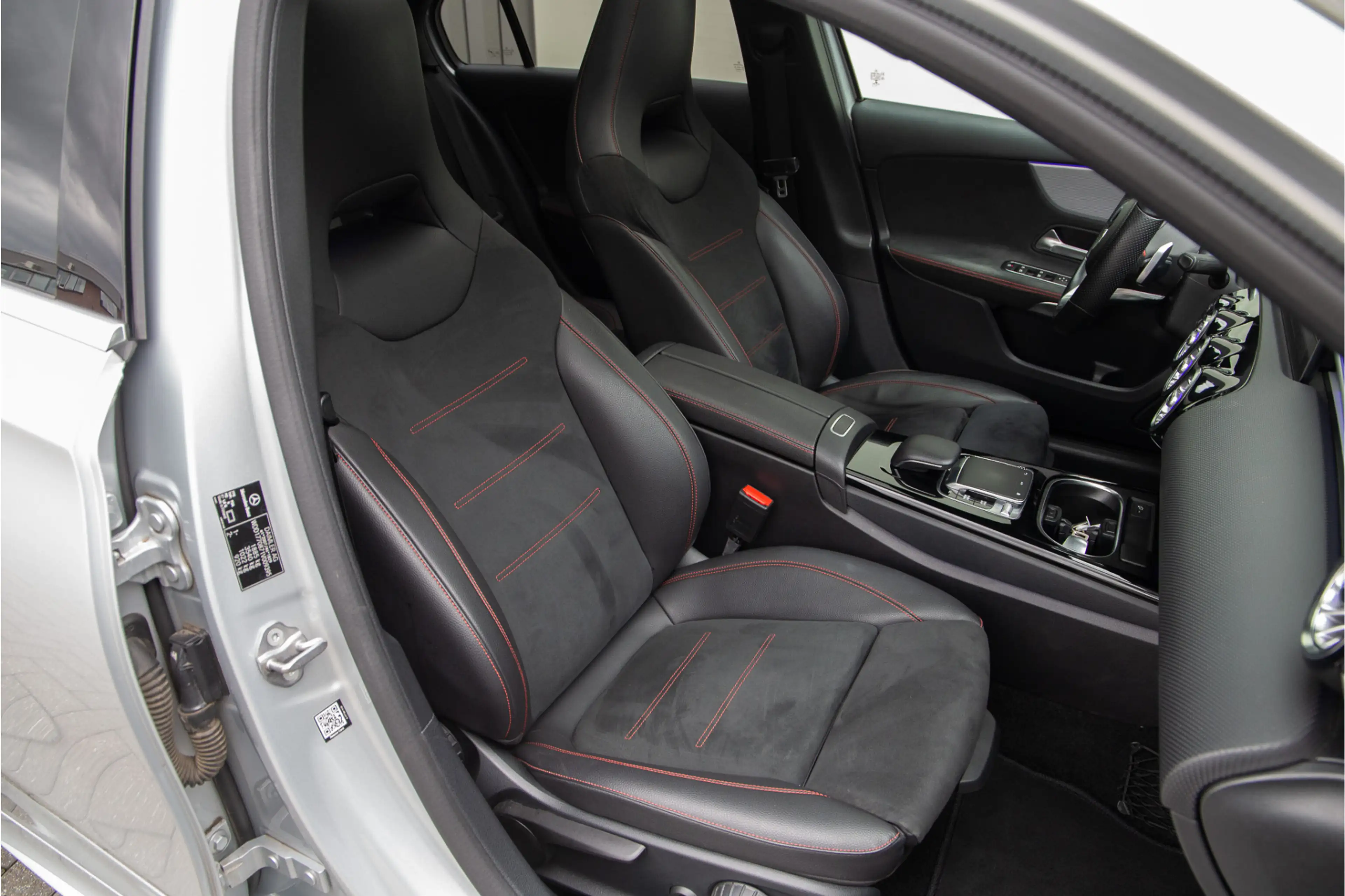 Mercedes-Benz A 200 AMG Premium, Pano, Widescreen, Sfeerverlichting, 1 — photo 15
