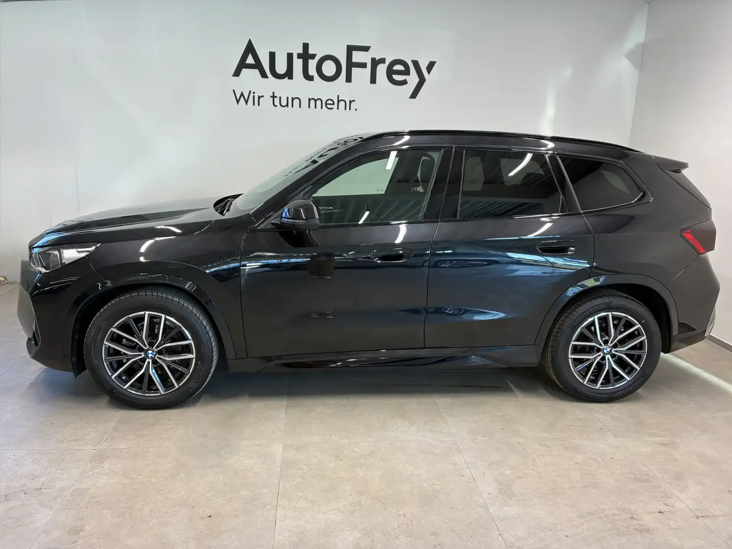 BMW X1 sDrive20d Schwarz - 2