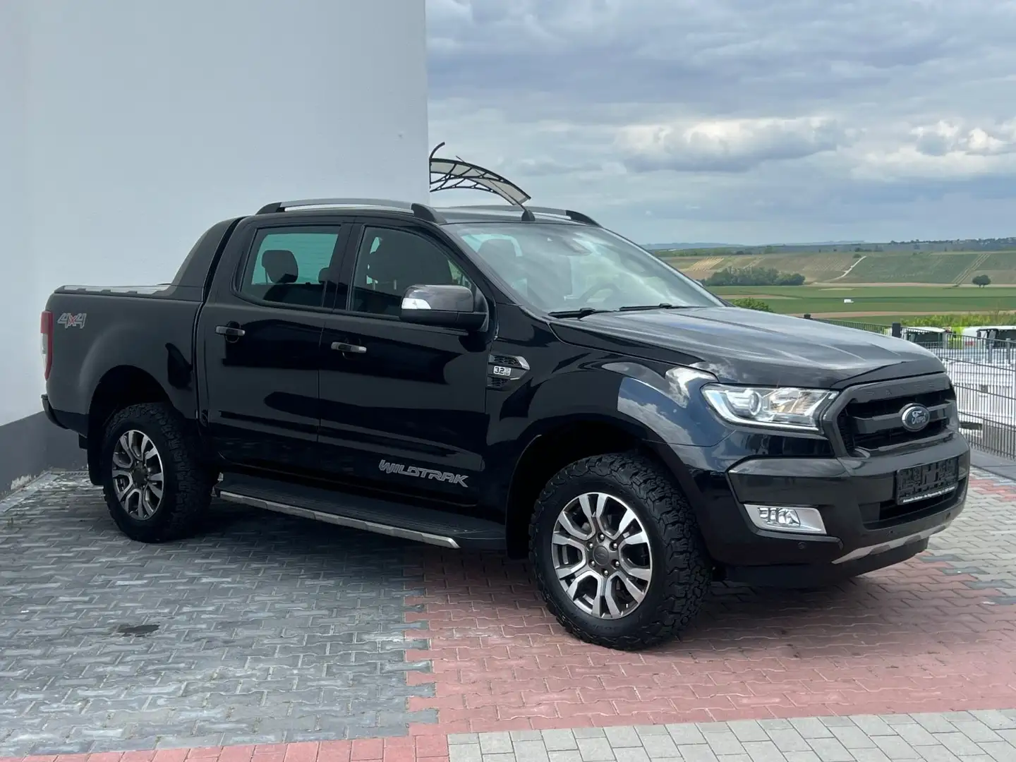Ford Ranger Wildtrak DoKa 4x4*NUR 90TKM*ACC*KAMERA* Schwarz - 1