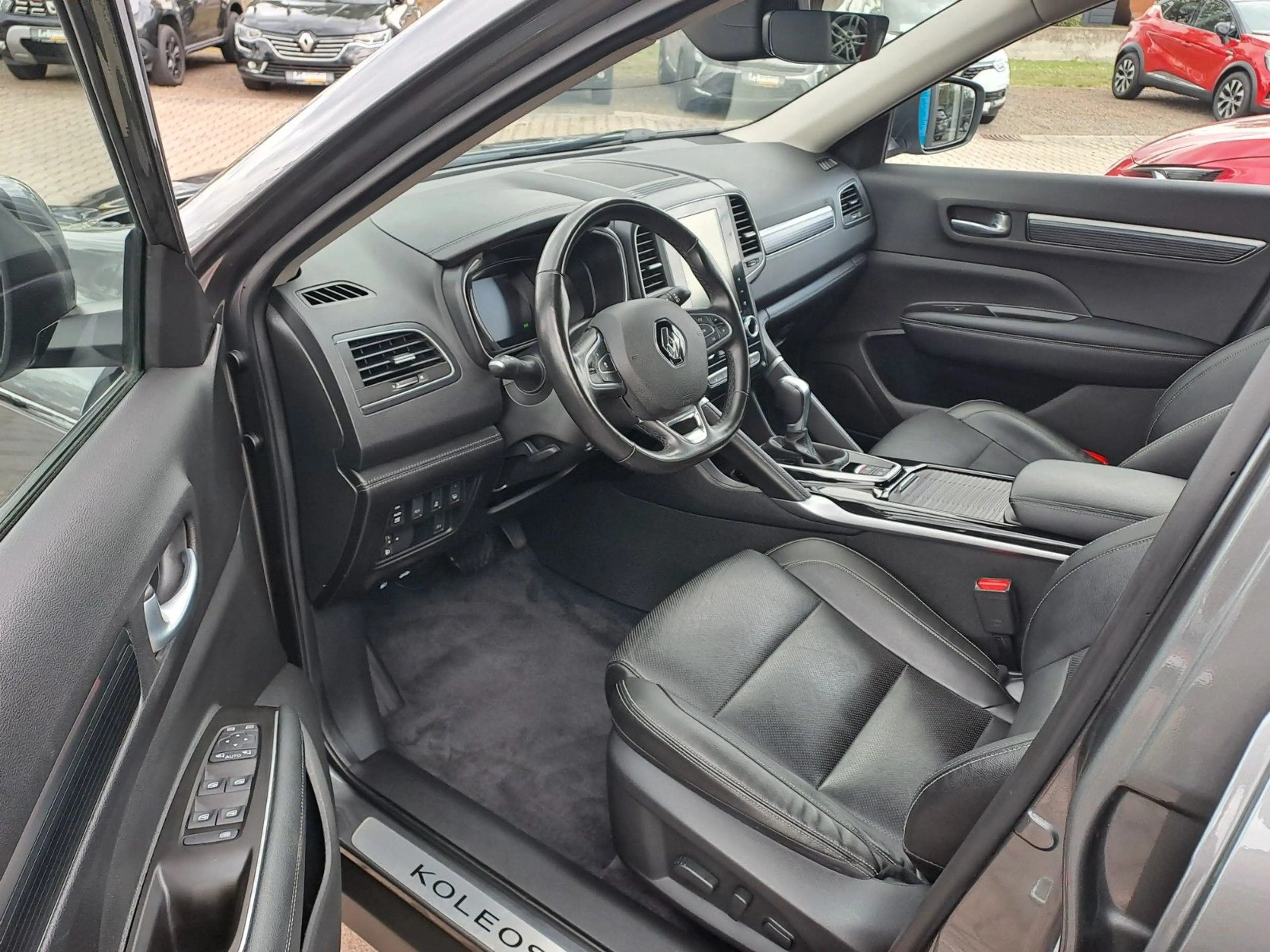 Renault Koleos Techno 4WD dCi 185 — photo 11