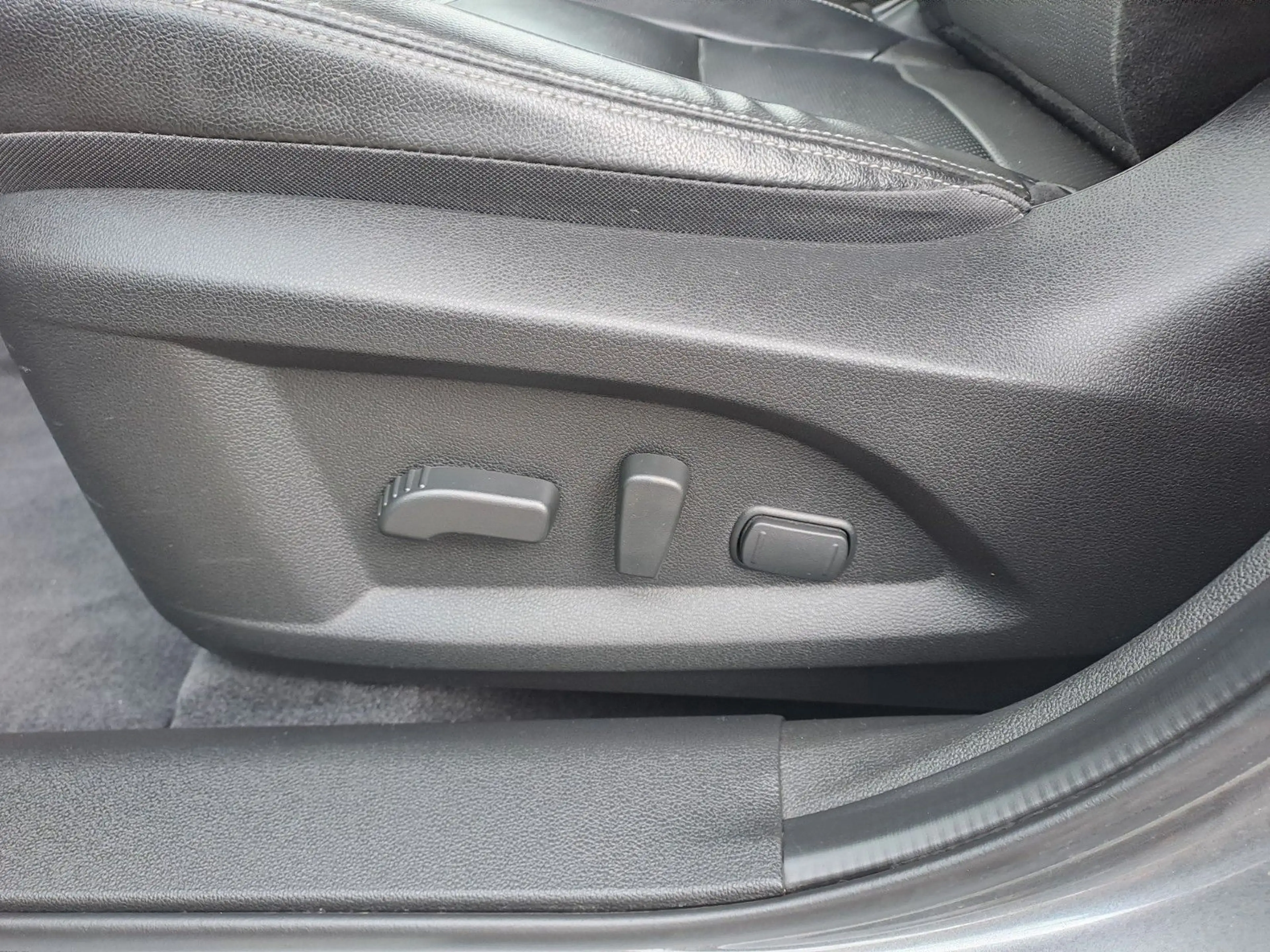 Renault Koleos Techno 4WD dCi 185 — photo 24
