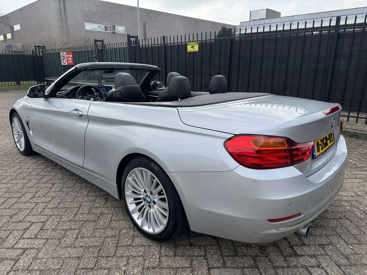 BMW 435 4-serie Cabrio 435i High Executive Luxury Line Spo Grijs - 2