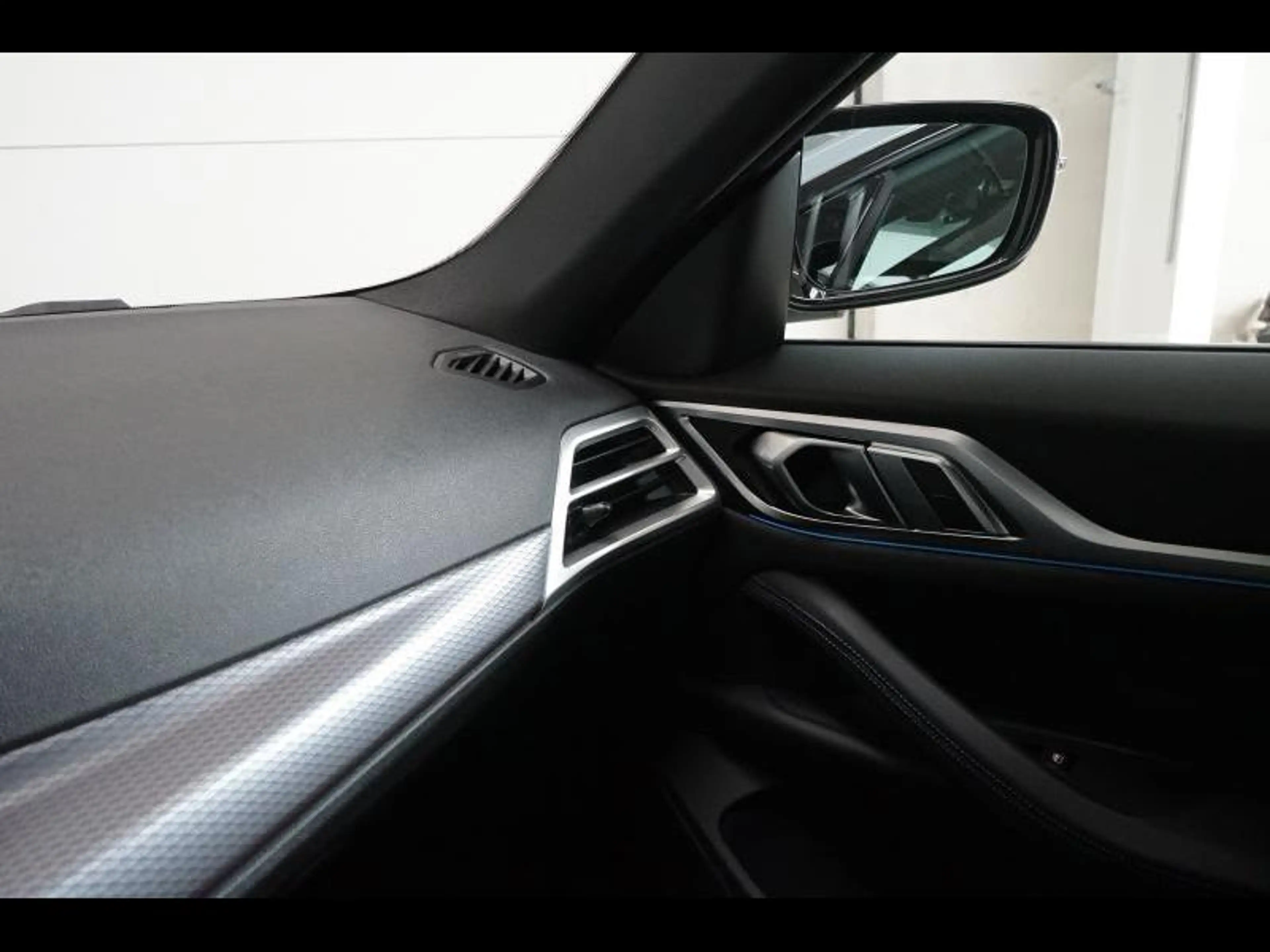 BMW i4 M SPORT - XDRIVE - INNOVATION PACK — photo 11