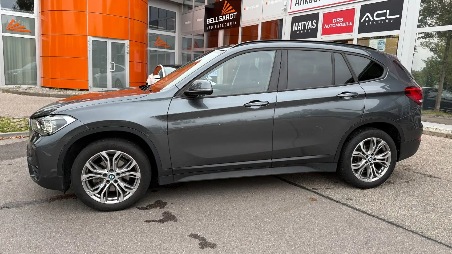 BMW X1 sDrive 18 d Advantage/LED/SHZ Gris - 2