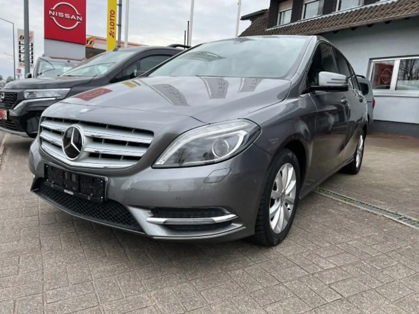 Mercedes-Benz B 200 B -Klasse B 200 *Sitzheizung*AUTOMATIK* Grigio - 2