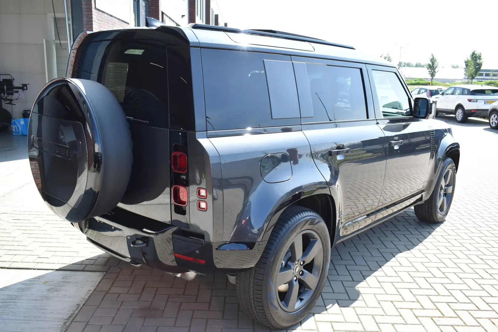 Land Rover Defender 110 2.0 P300e 110 X-Dynamic HSE €86000 netto expor Gris - 2