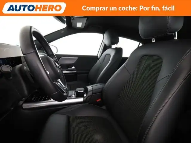 Mercedes-Benz Gla view 11