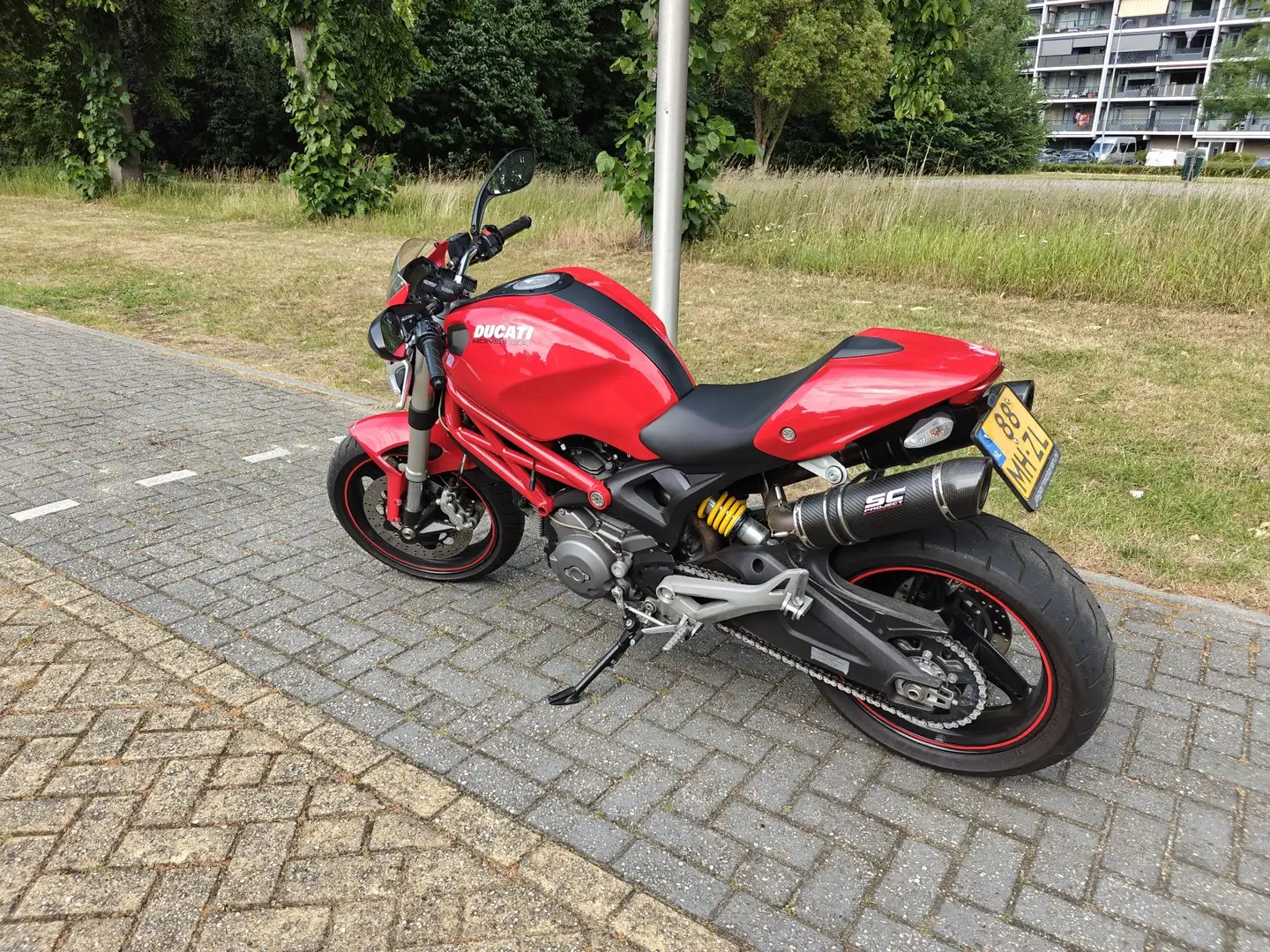 Ducati Monster 696 Rouge - 2