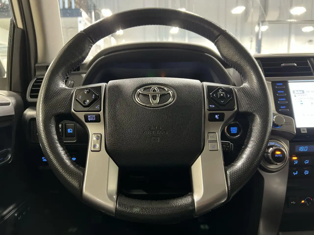 Toyota 4-Runner снимка Toyota 4-Runner