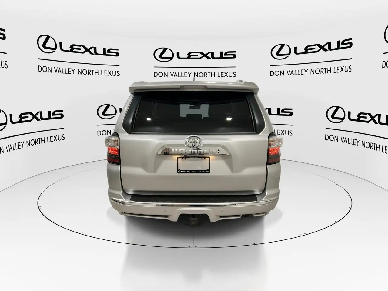 Toyota 4-Runner снимка Toyota 4-Runner